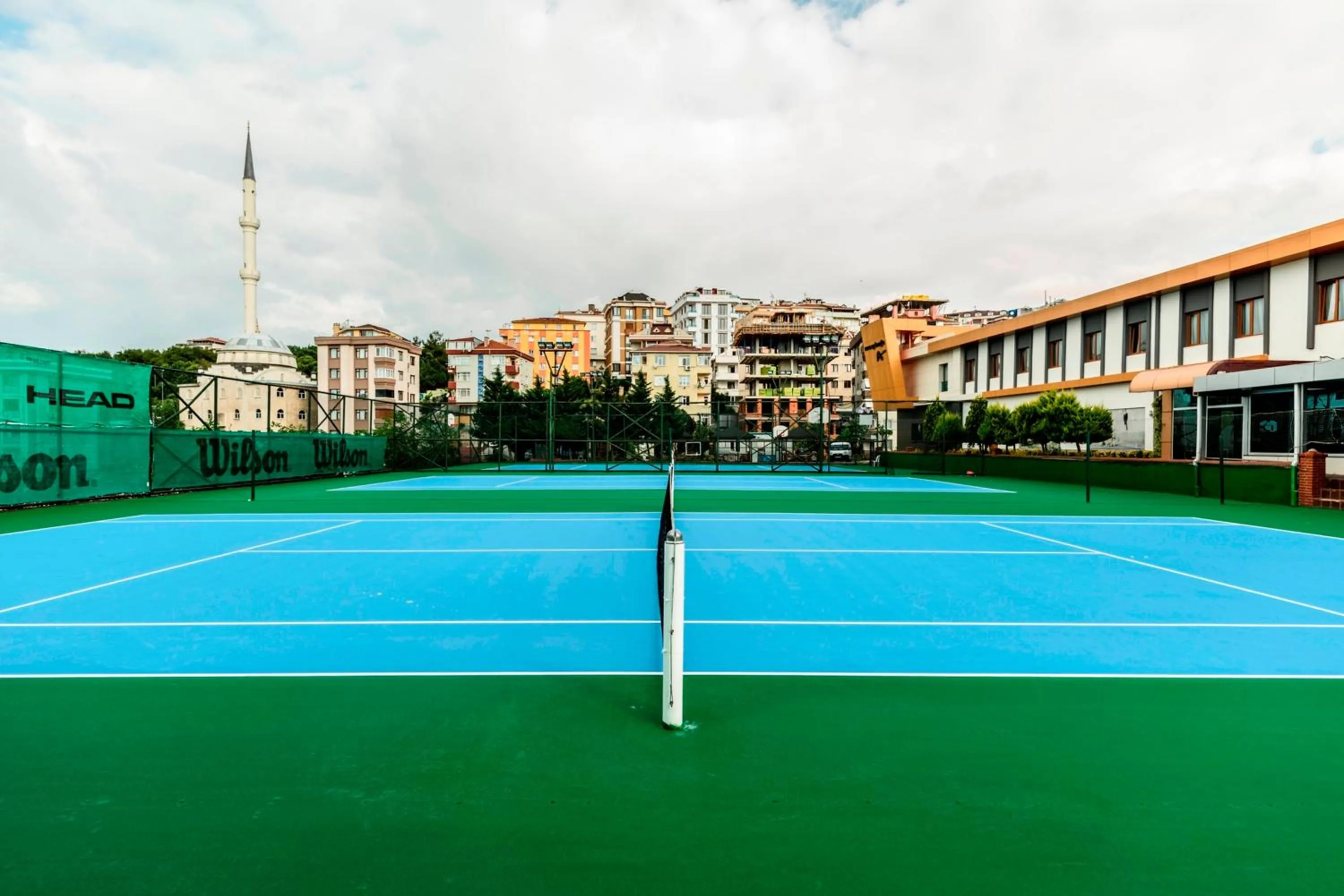 Tennis court in Aydinoglu Hotel