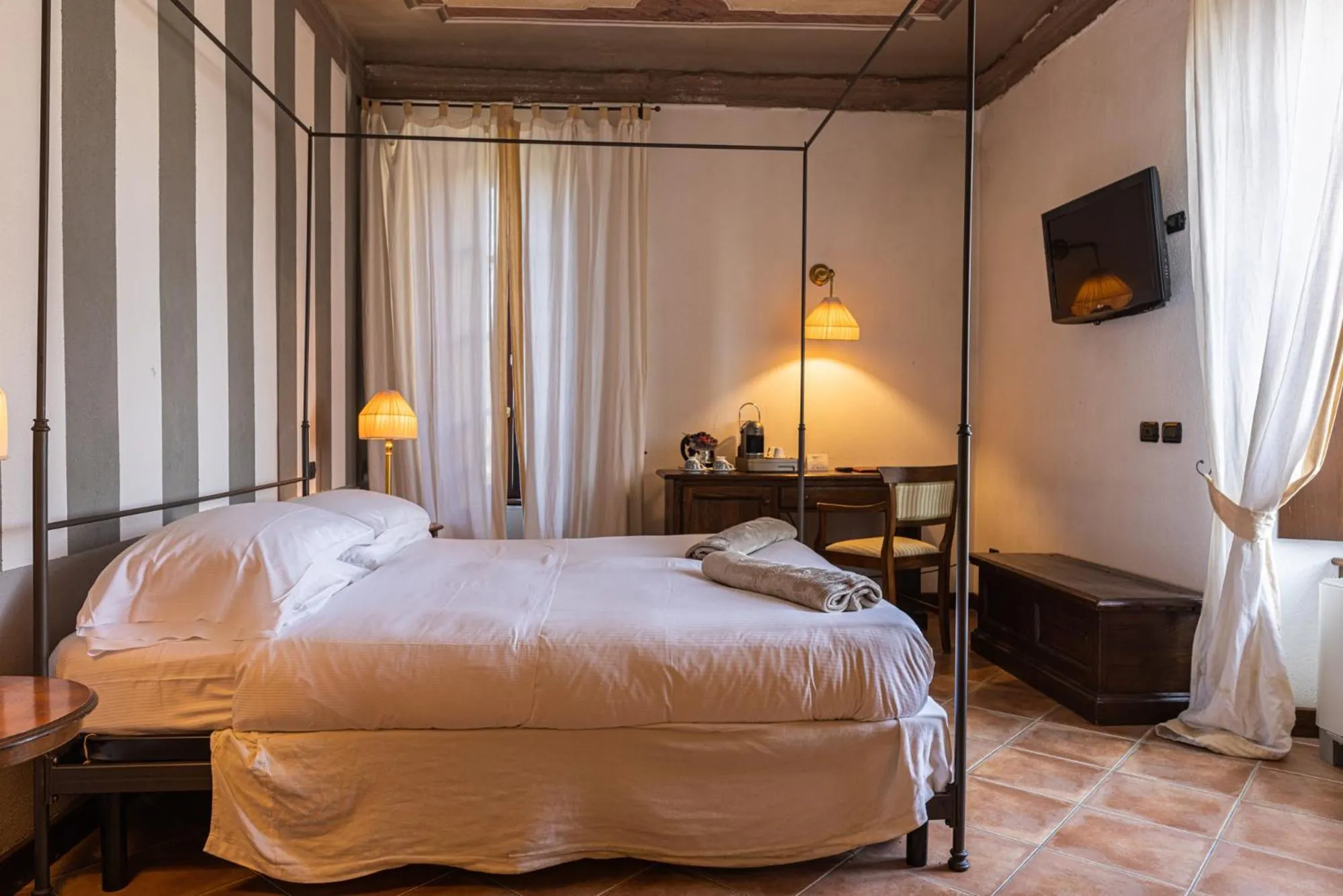 Bed in Al Castello Resort