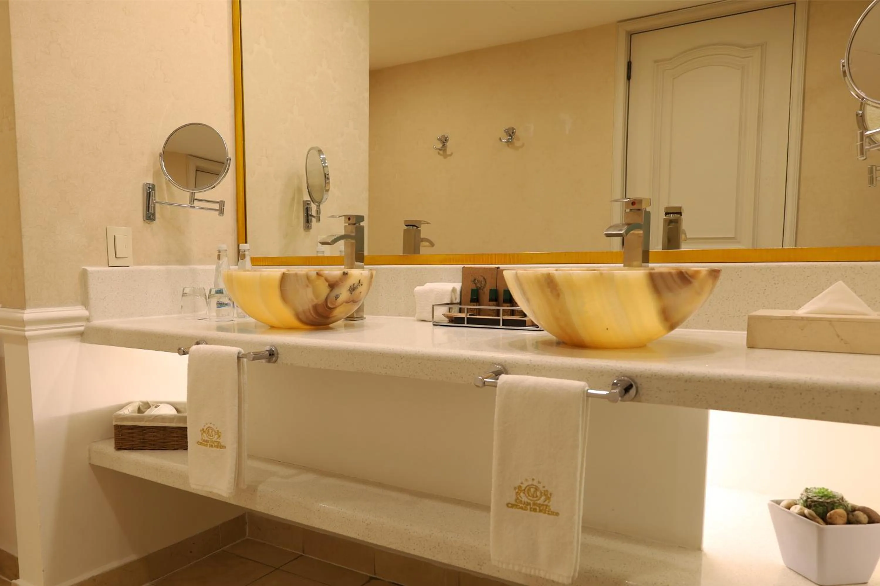 Bathroom in Gran Hotel Ciudad de México Zócalo View