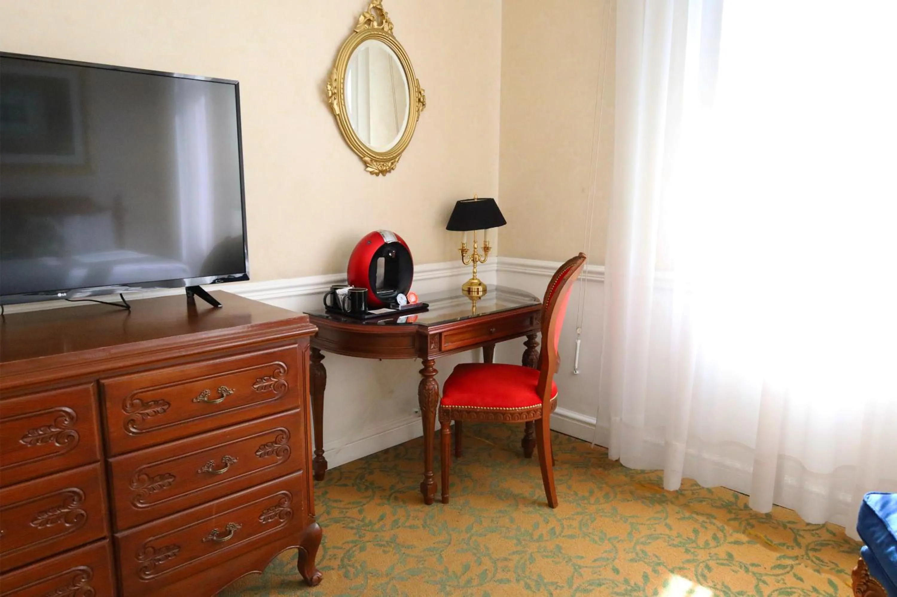 TV and multimedia in Gran Hotel Ciudad de México Zócalo View