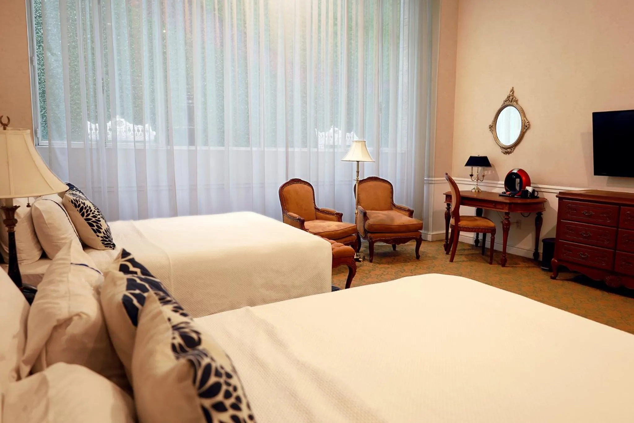 Guests, Bed in Gran Hotel Ciudad de México Zócalo View