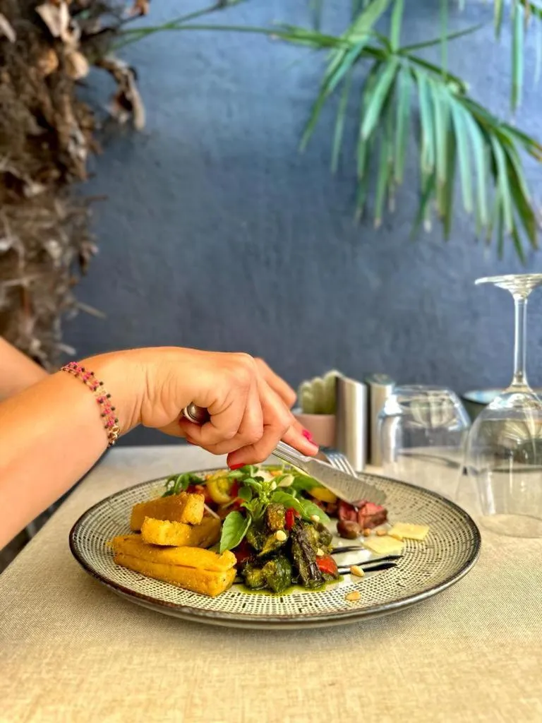 Restaurant/places to eat in Logis Hôtel La Fenière