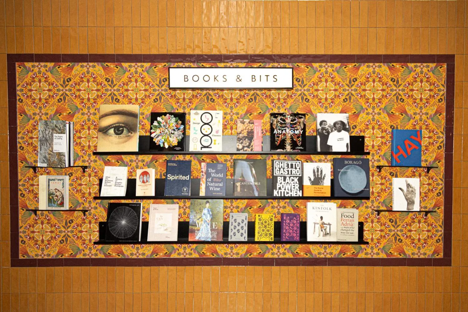 Library in Hotel Eco Boutique Bidasoa