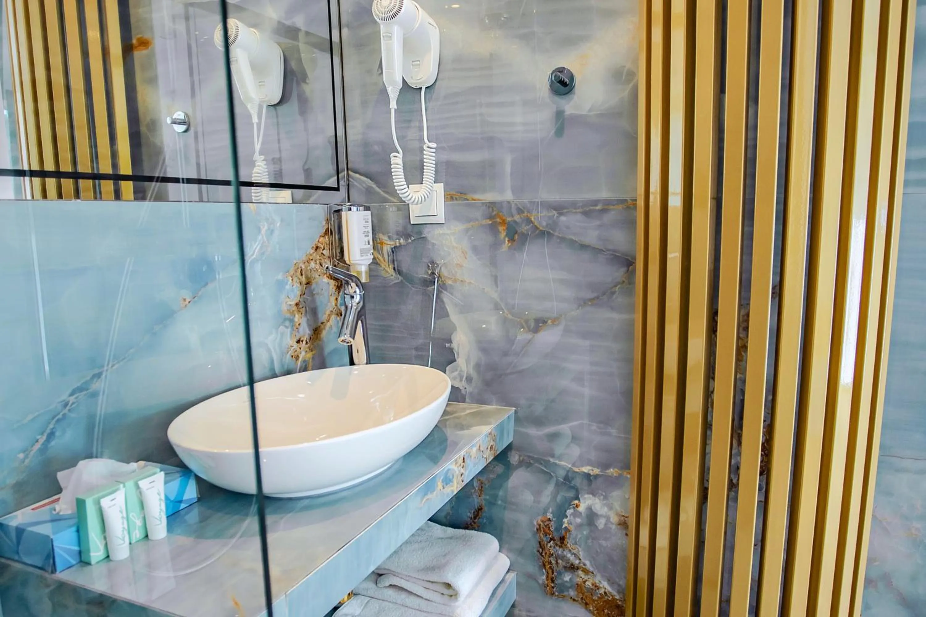 Shower in Prawdzic Family Resort & Wellness