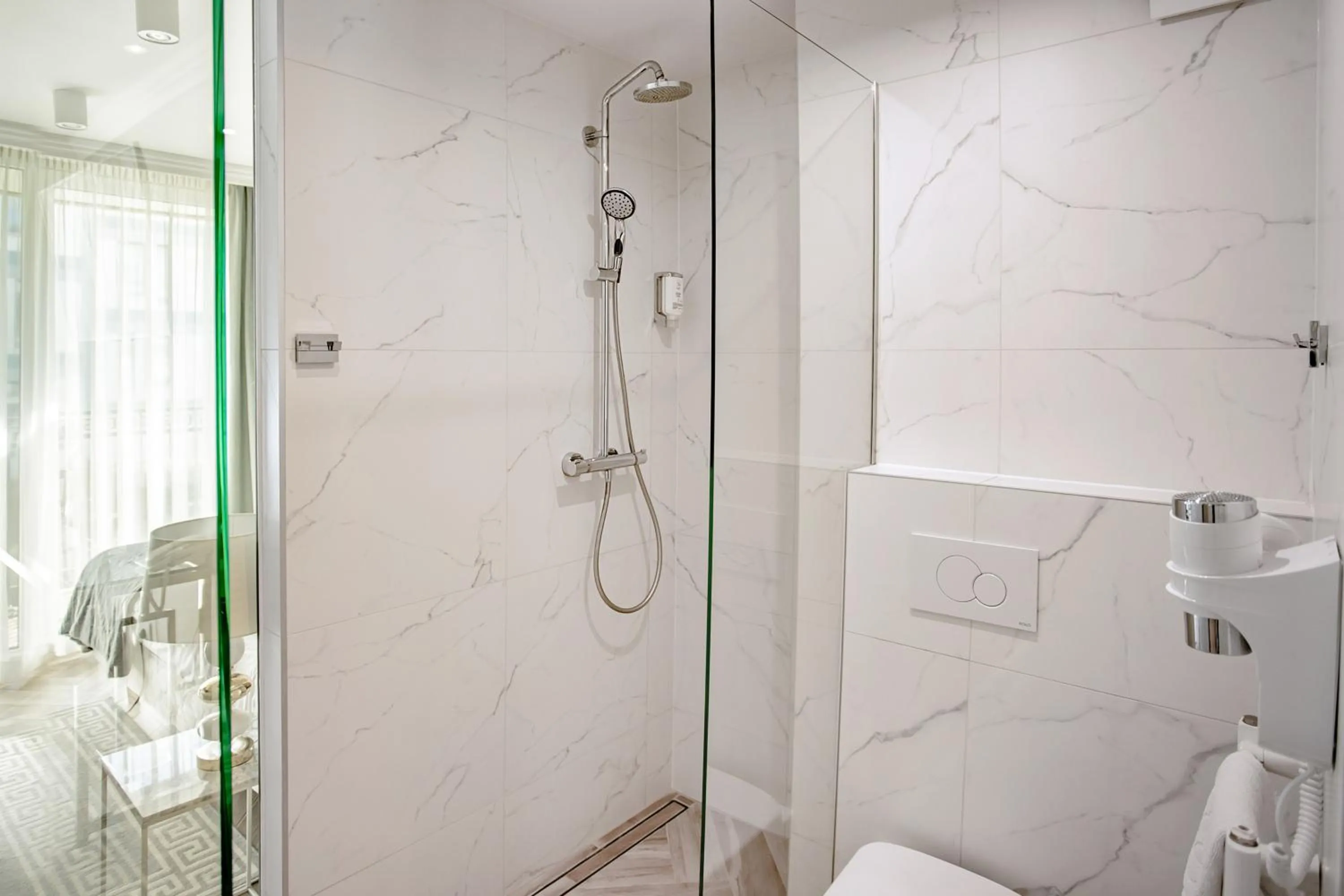 Shower in Prawdzic Family Resort & Wellness