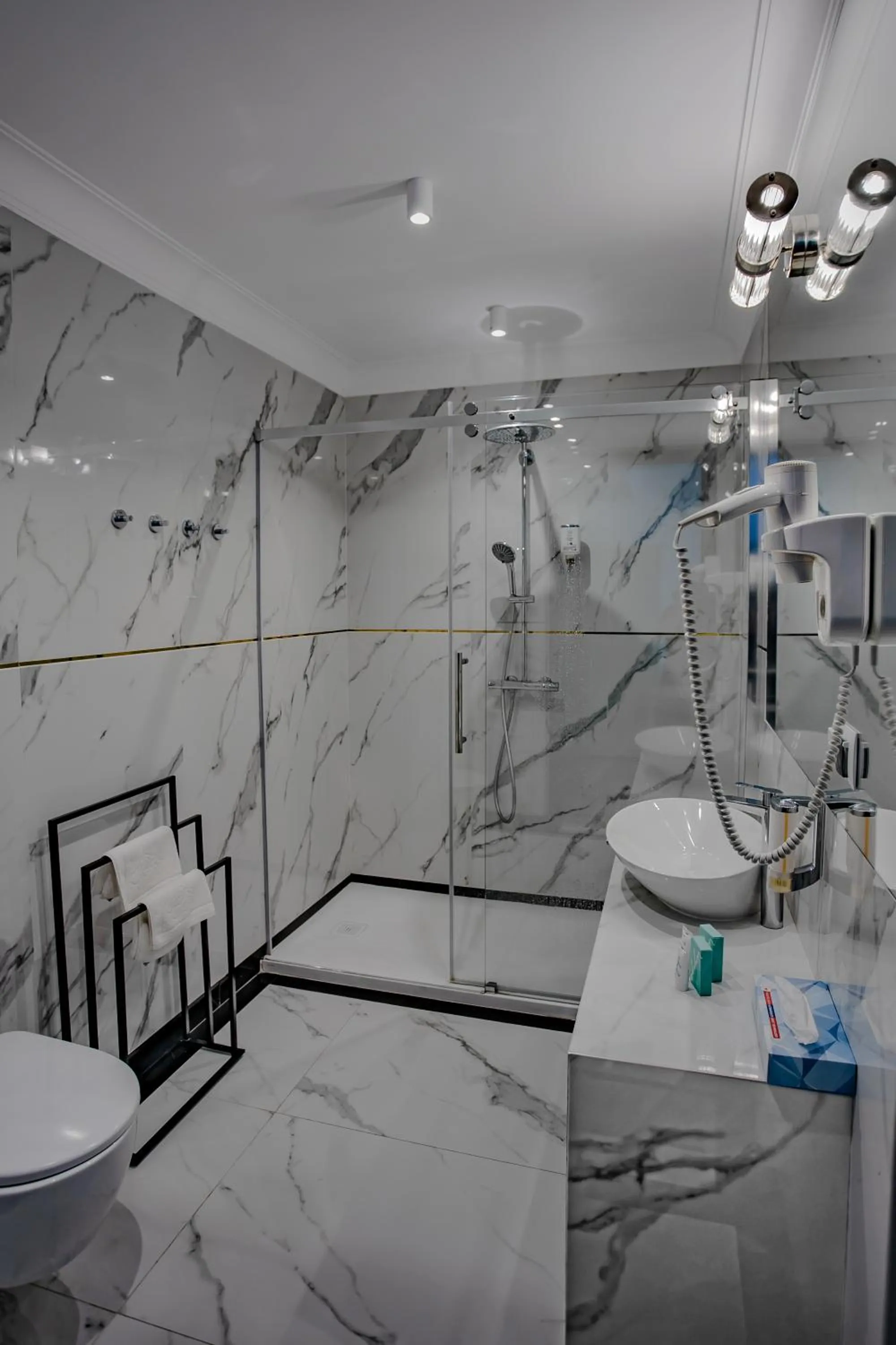 Shower in Prawdzic Family Resort & Wellness