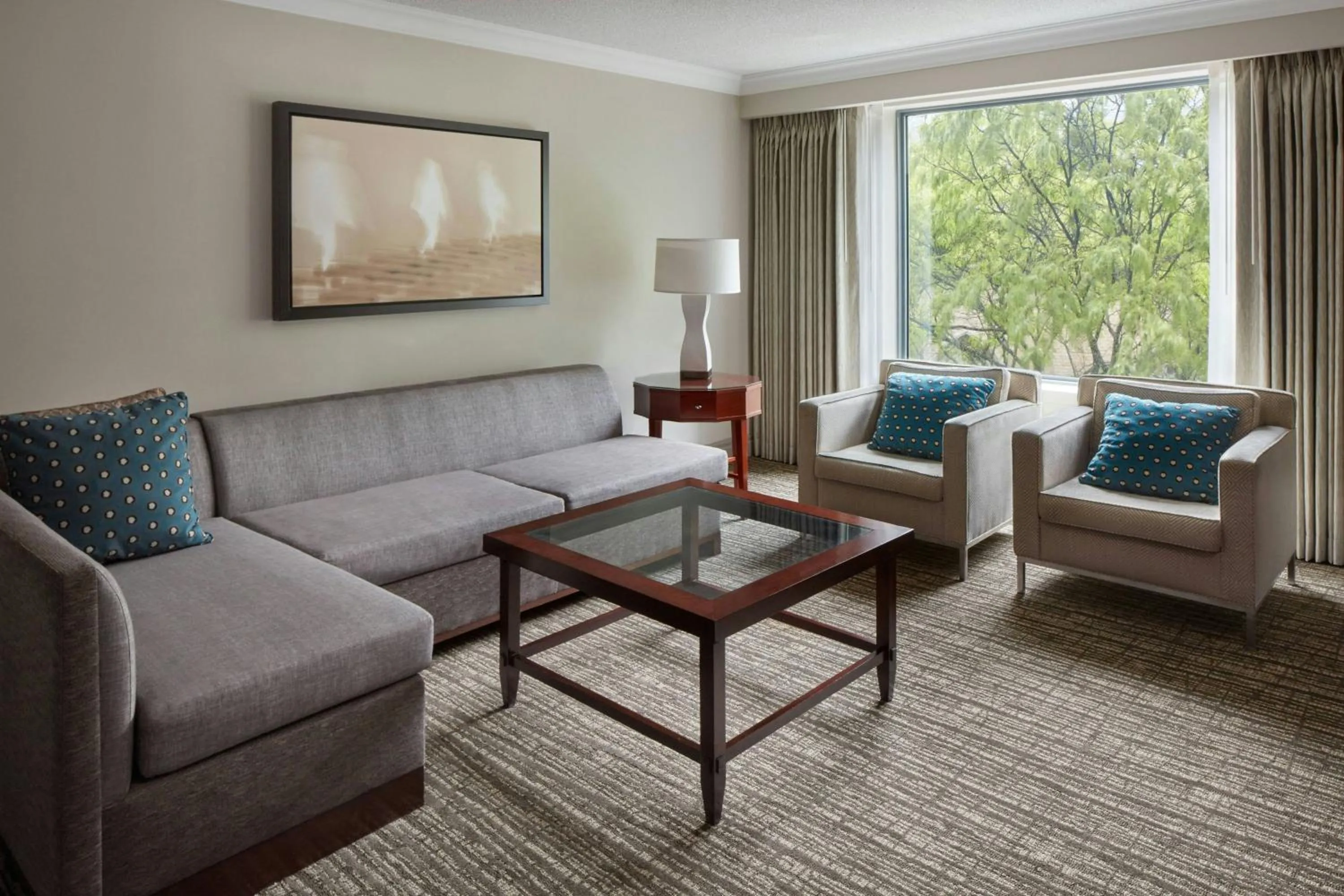 Living room in Marriott Downtown at CF Toronto Eaton Centre