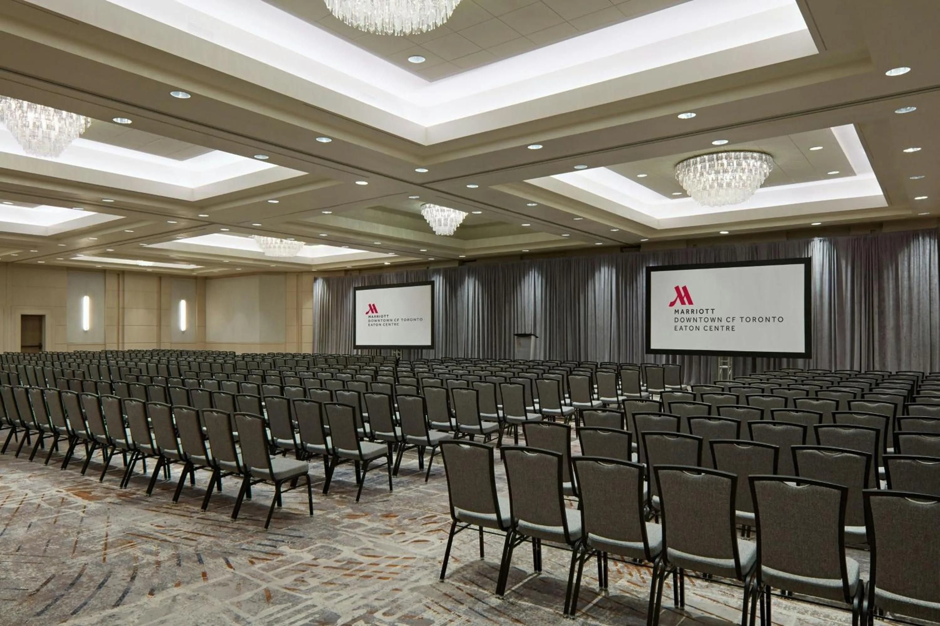 Entertainment in Marriott Downtown at CF Toronto Eaton Centre