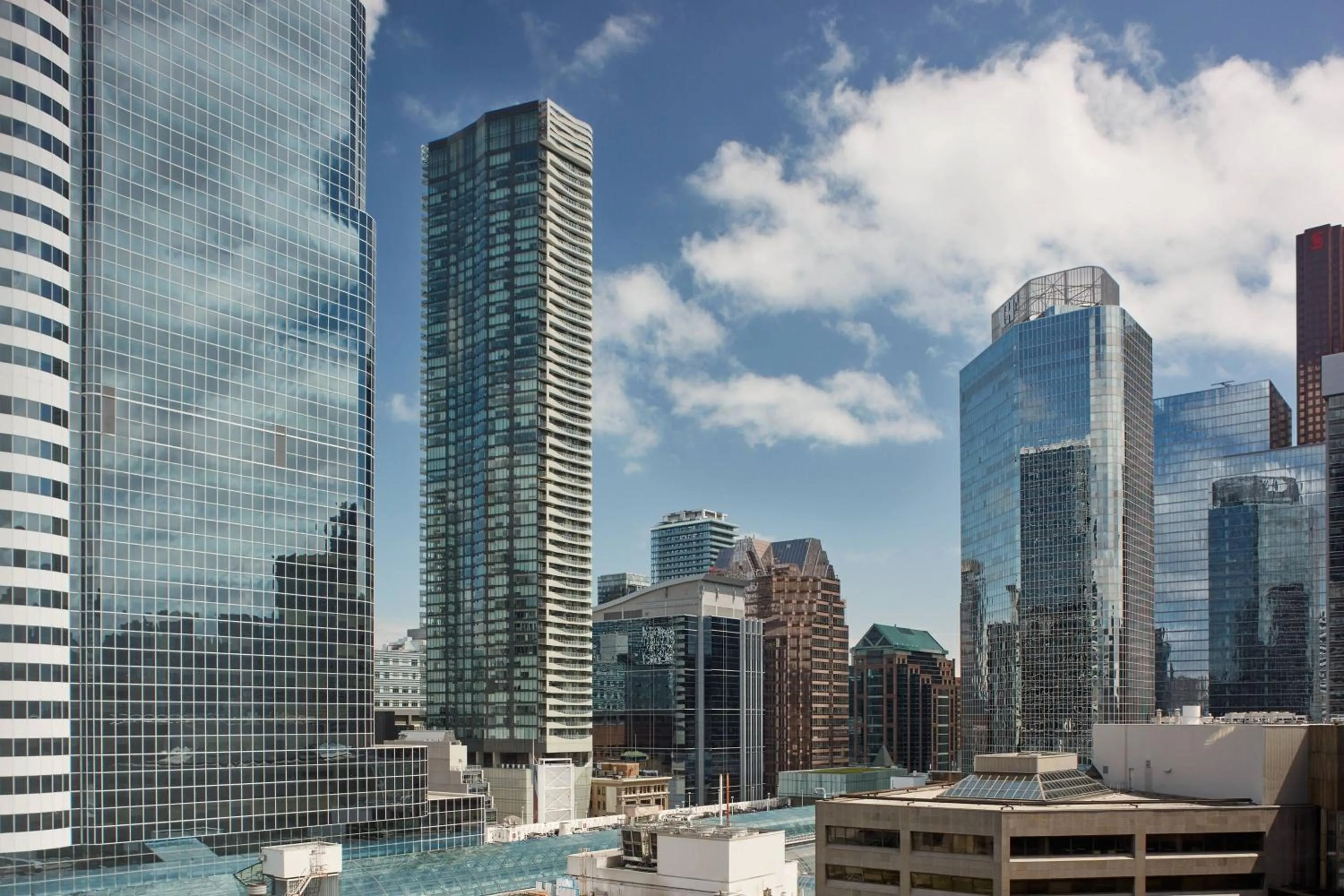 Photo of the whole room in Marriott Downtown at CF Toronto Eaton Centre