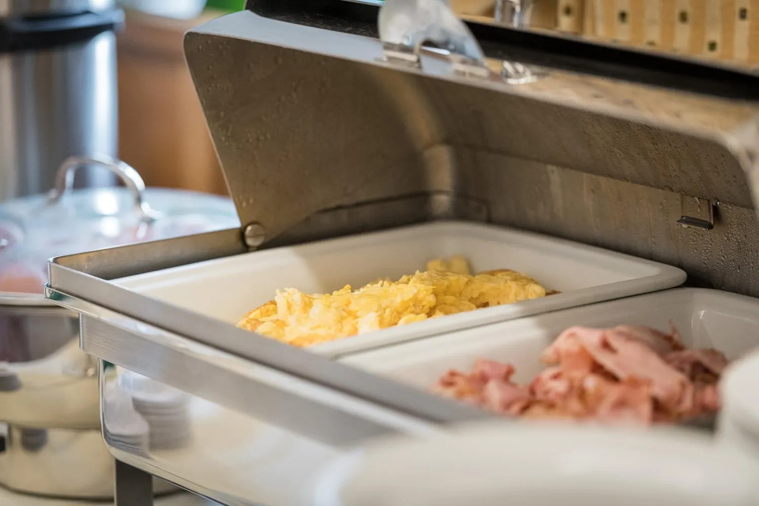 Buffet breakfast in Hotel Plankenhof B&B