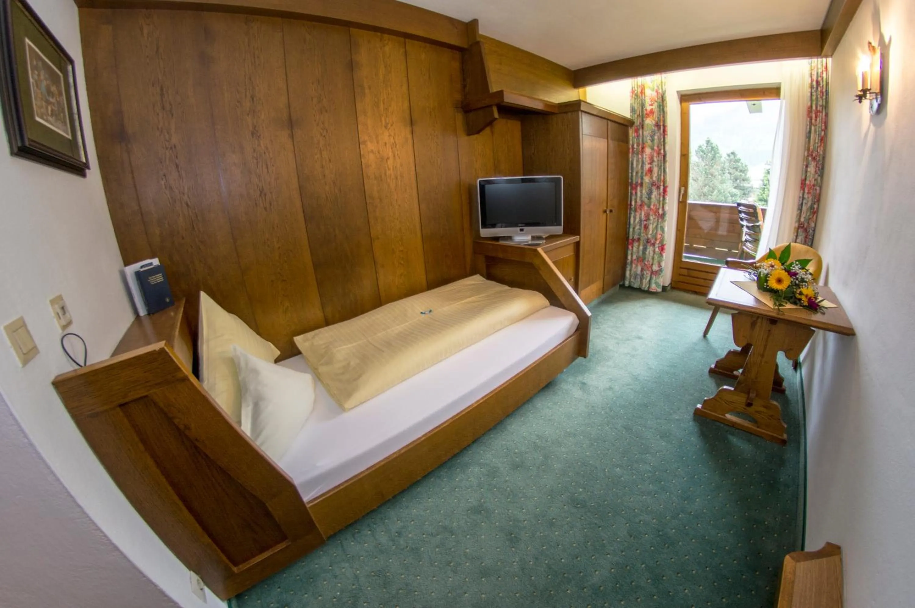 Photo of the whole room, Bed in Alpenhotel Fernau