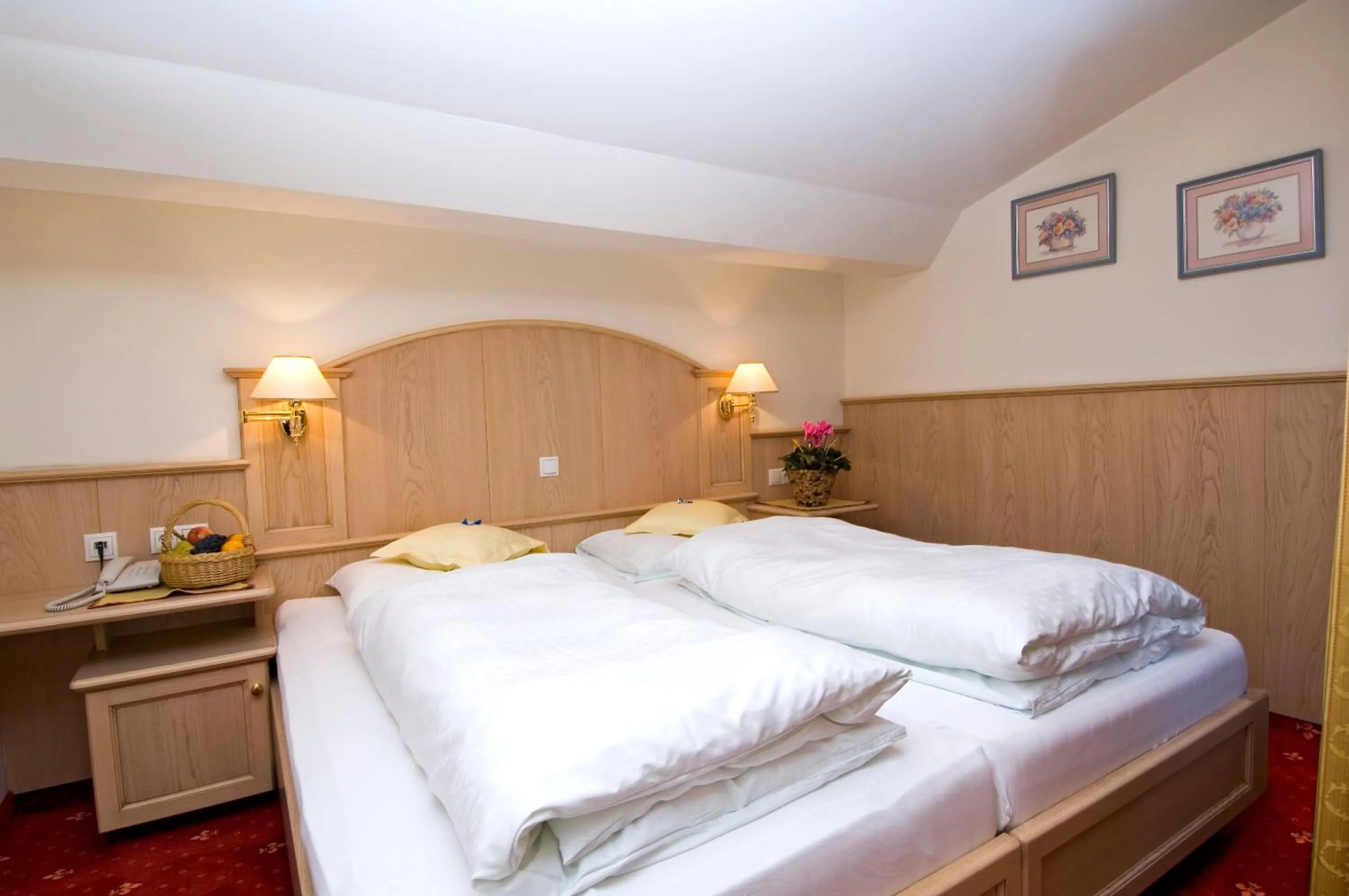 Bed in Alpenhotel Fernau