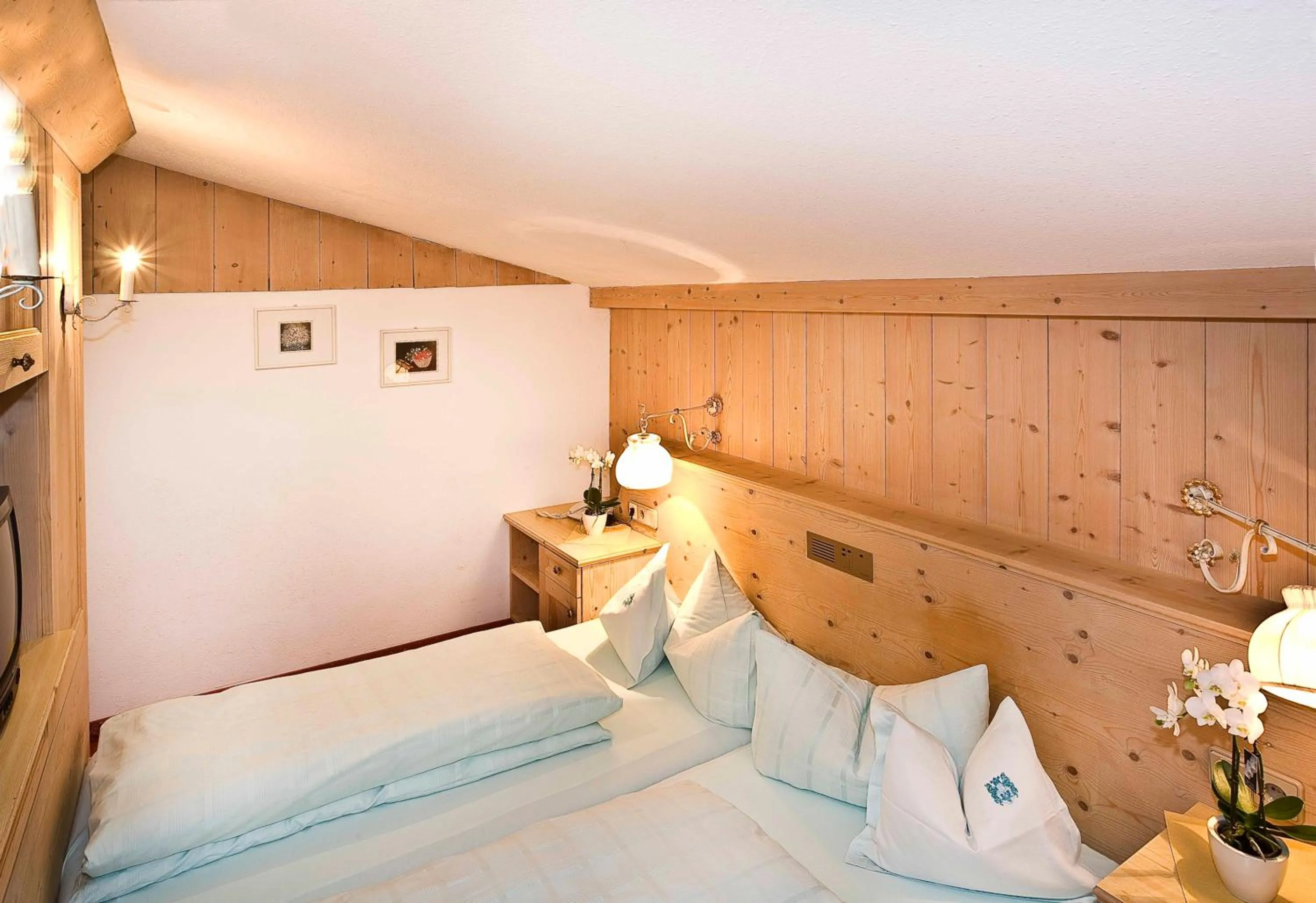 Bedroom, Bed in Alpenhotel Fernau
