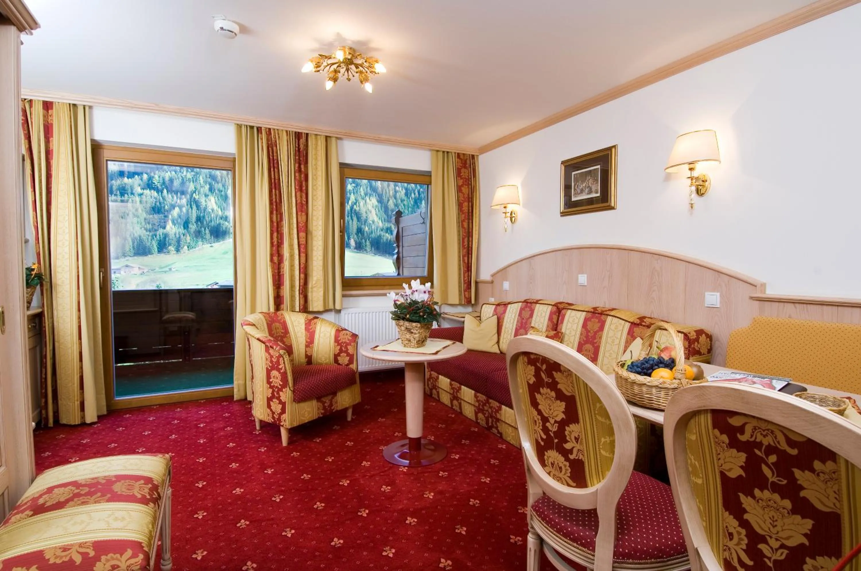 Photo of the whole room in Alpenhotel Fernau