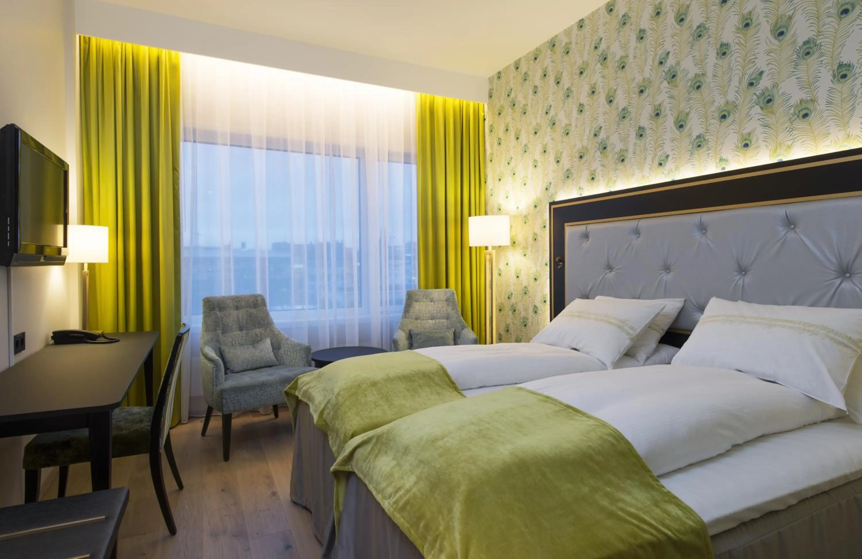 Photo of the whole room, Bed in Thon Hotel Opera