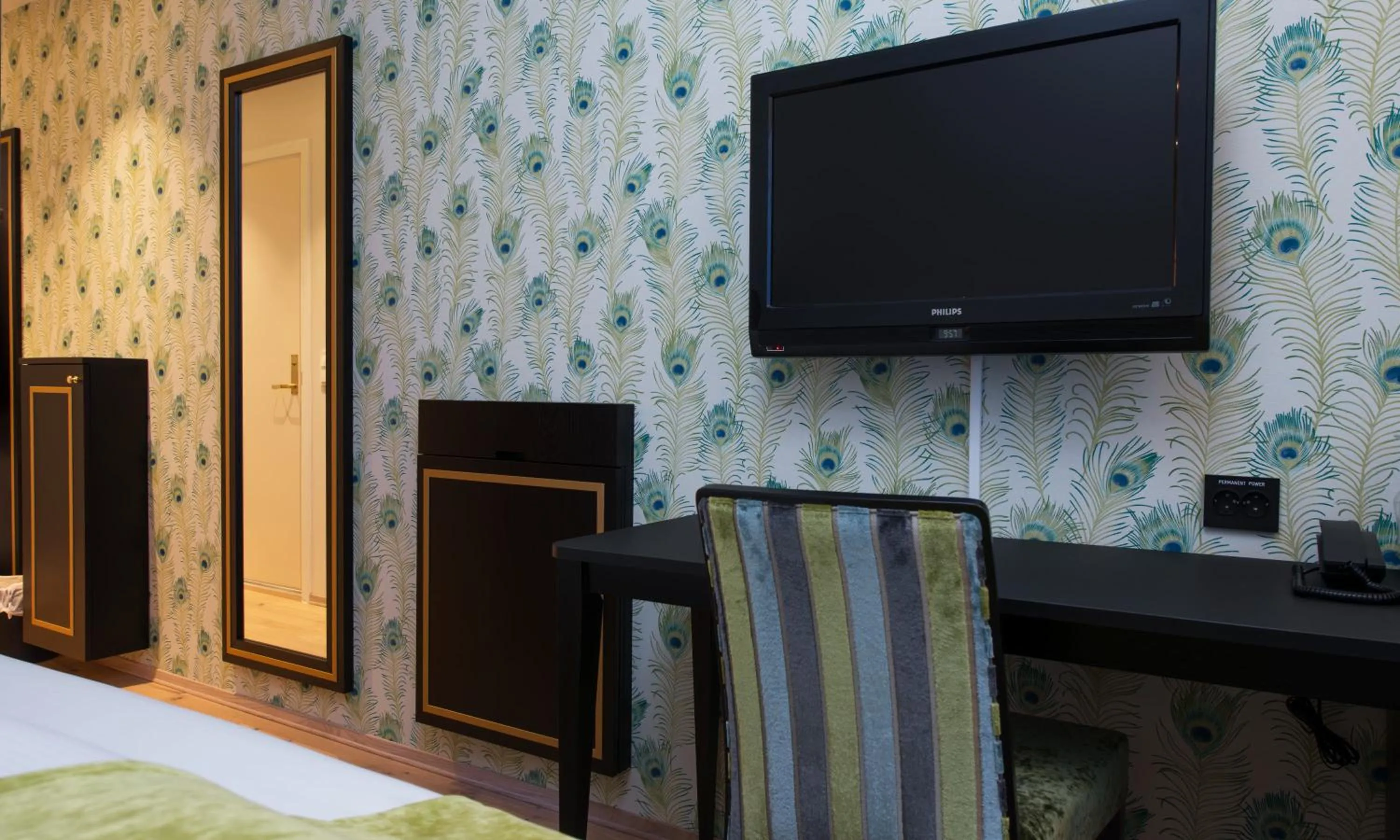 TV and multimedia in Thon Hotel Opera