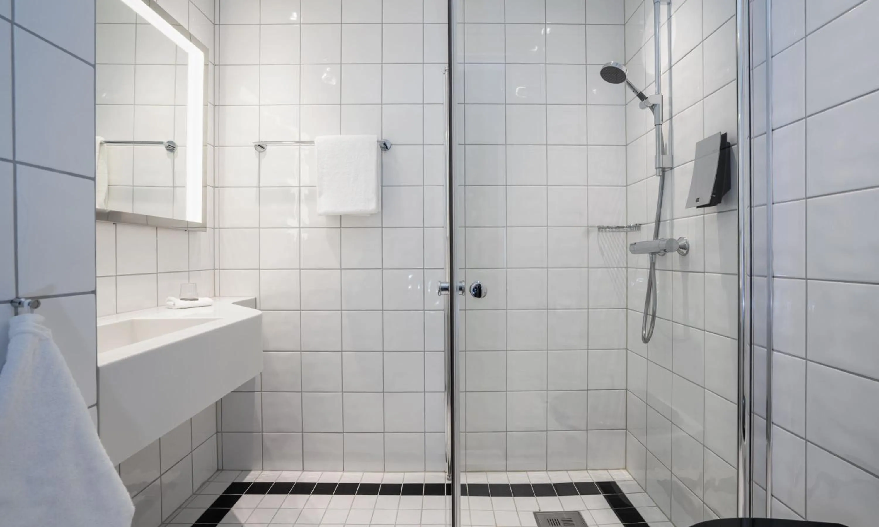 Shower in Thon Hotel Opera