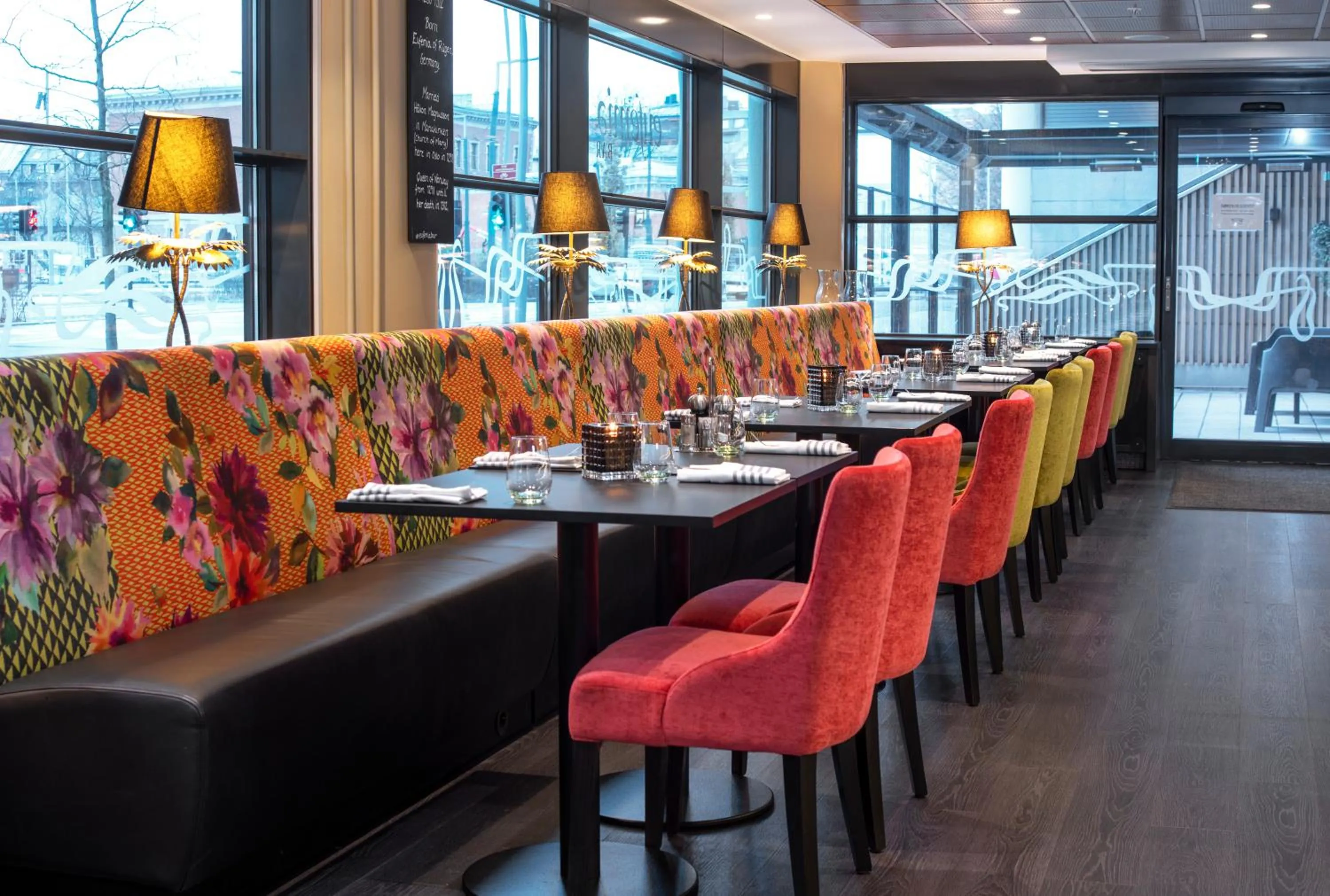 Lounge or bar in Thon Hotel Opera