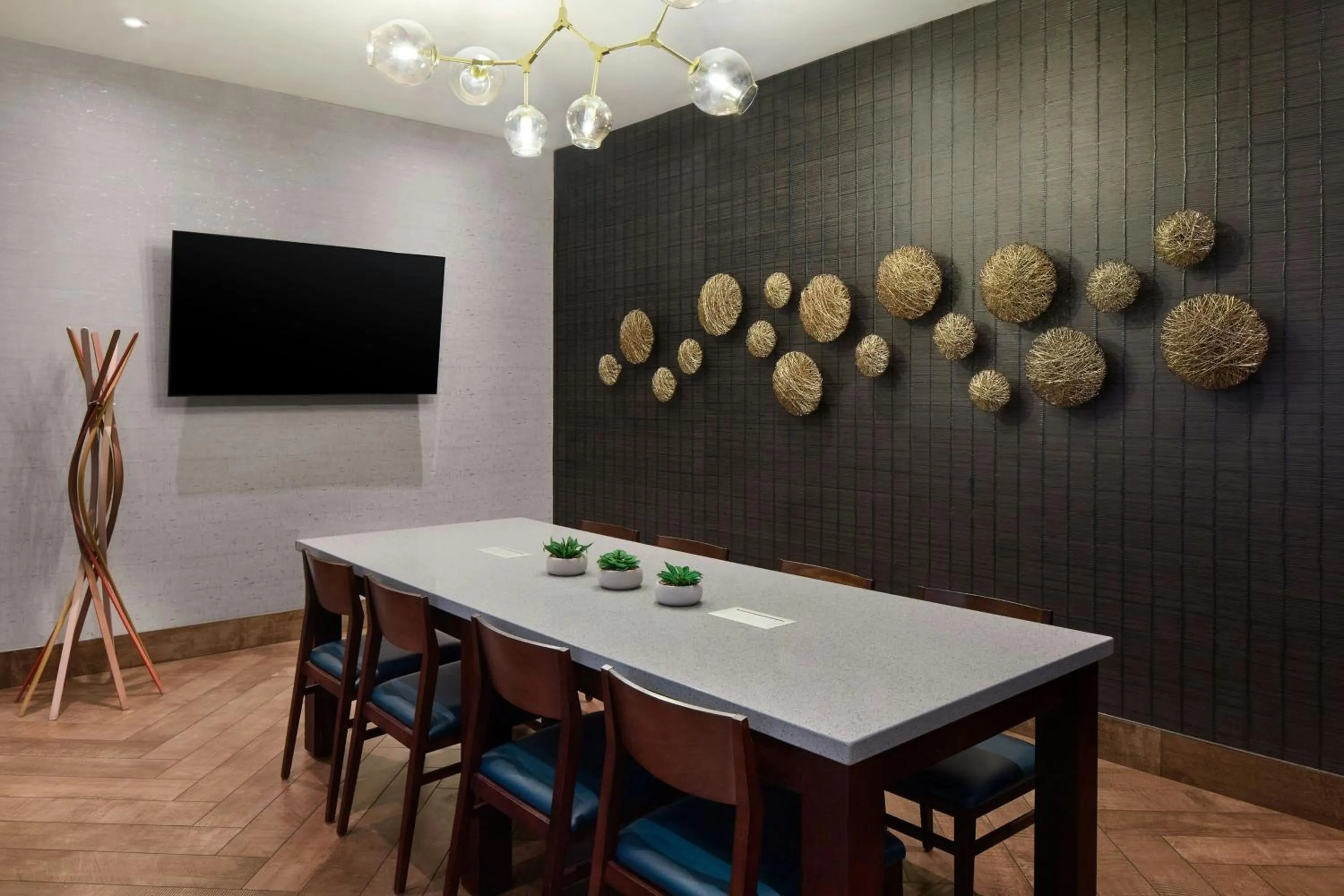 Lounge or bar in Toronto Airport Marriott Hotel