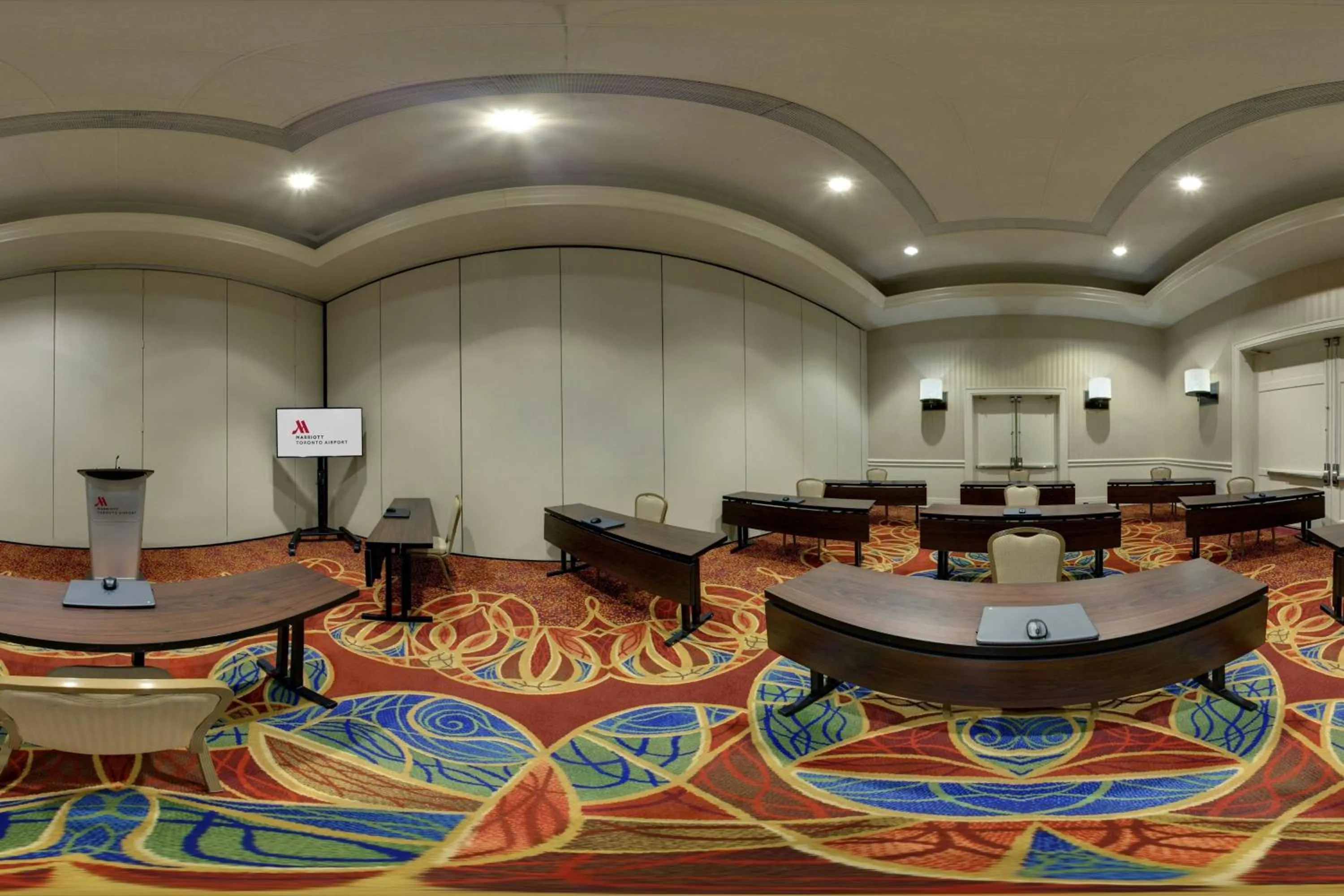 Meeting/conference room in Toronto Airport Marriott Hotel