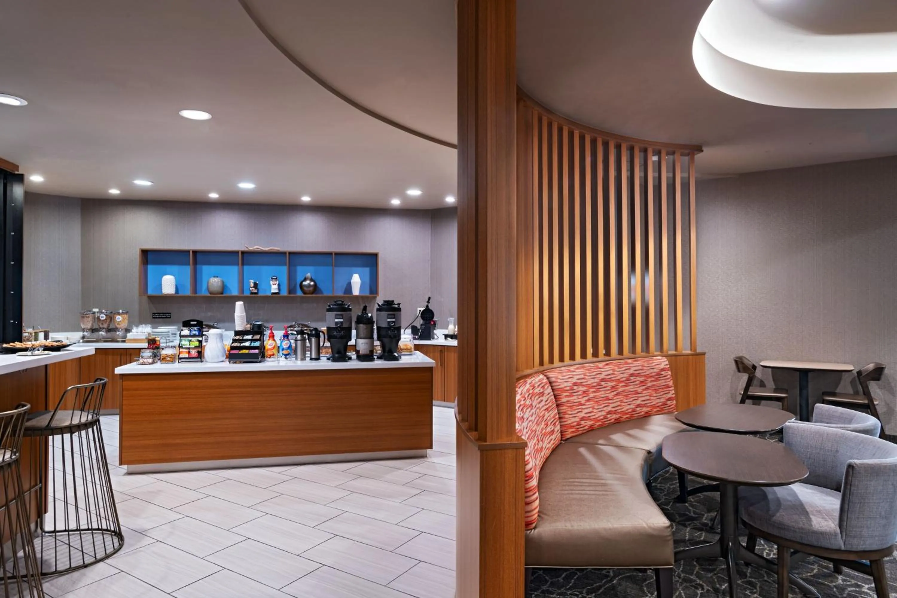 Breakfast in SpringHill Suites by Marriott Dallas DFW Airport East Las Colinas Irving