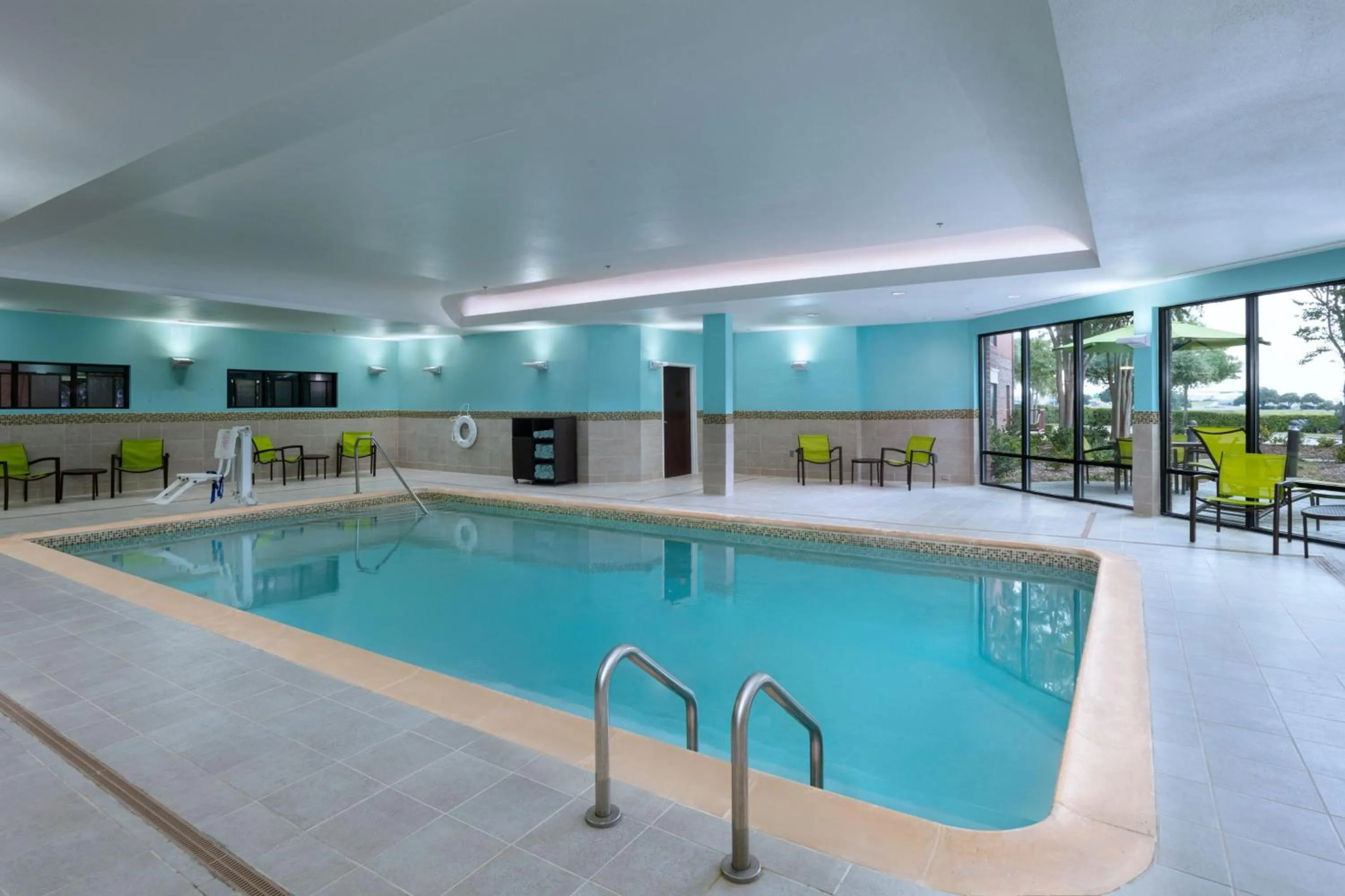 Swimming pool in SpringHill Suites by Marriott Dallas DFW Airport East Las Colinas Irving
