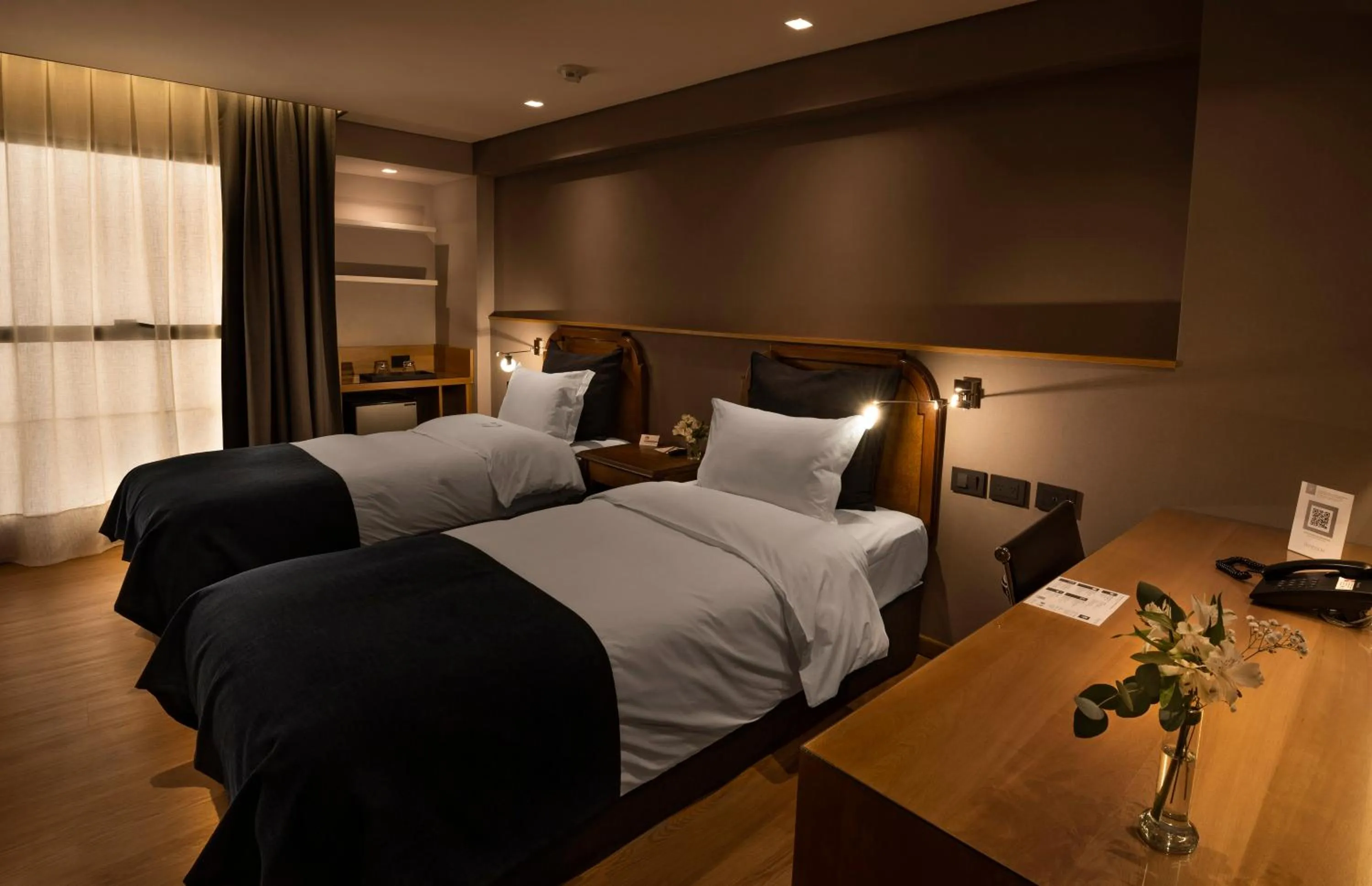 Bedroom, Bed in Windsor Hotel