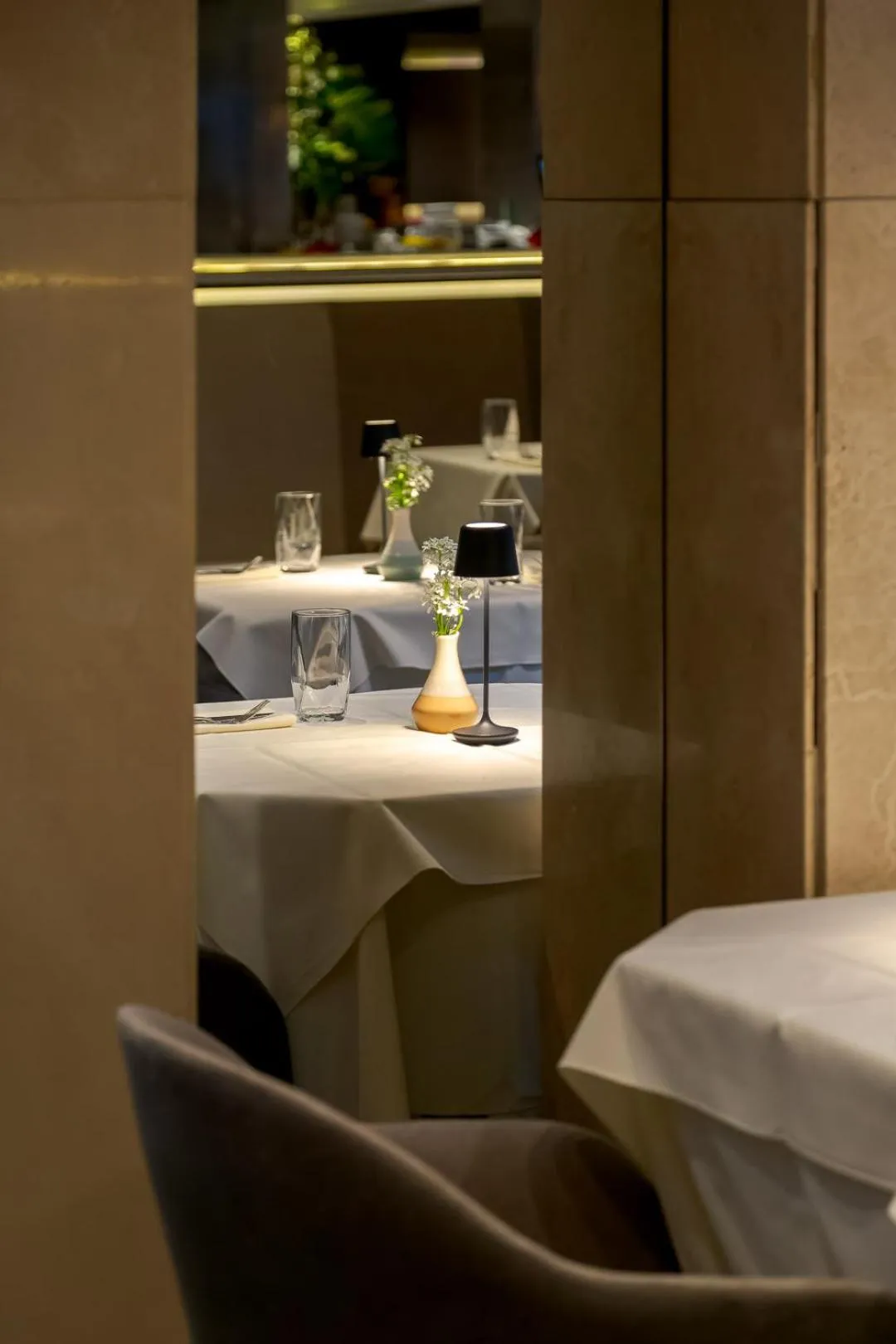 Lounge or bar in Windsor Hotel