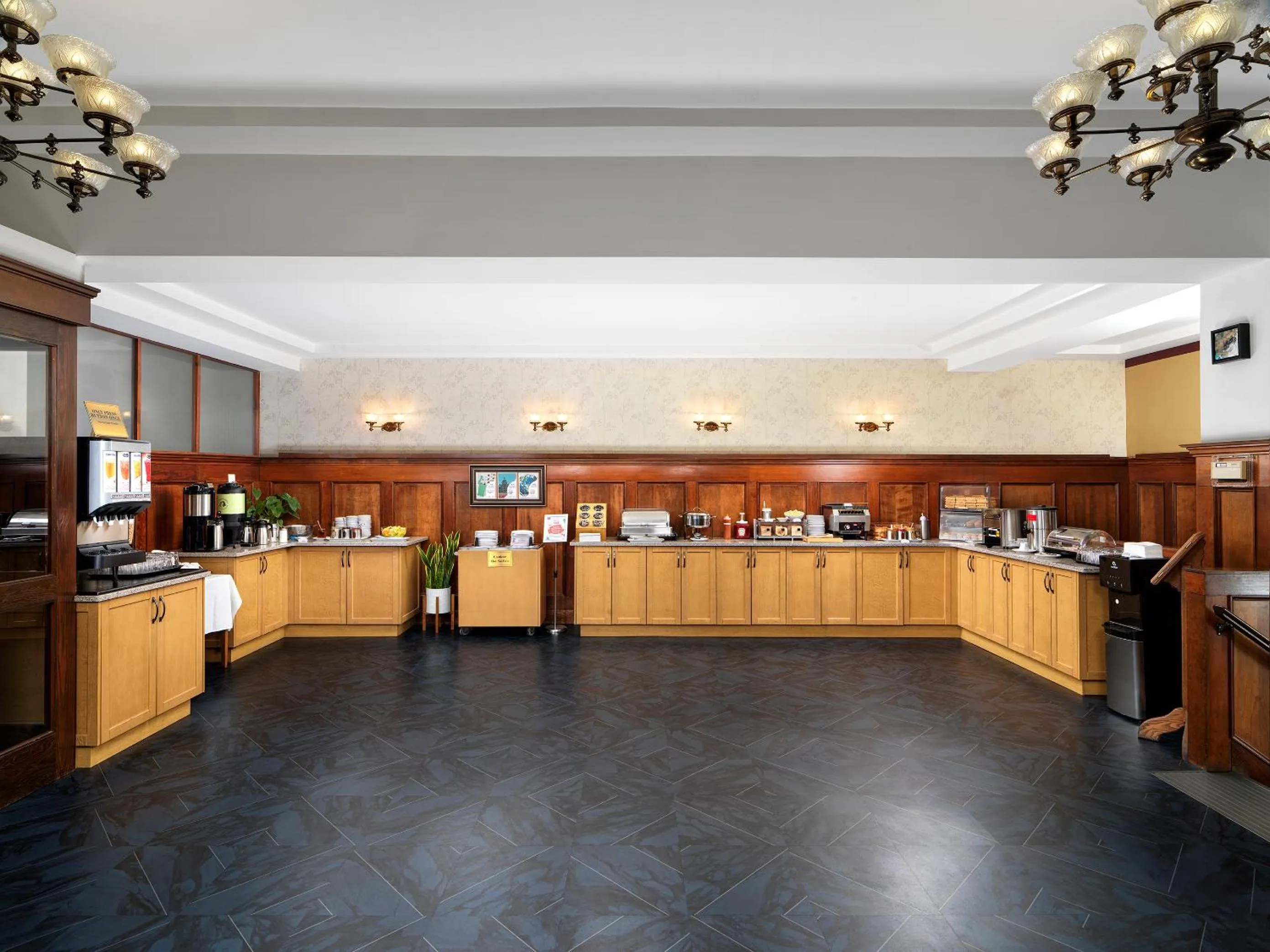 Buffet breakfast in Huntingdon Hotel and Suites