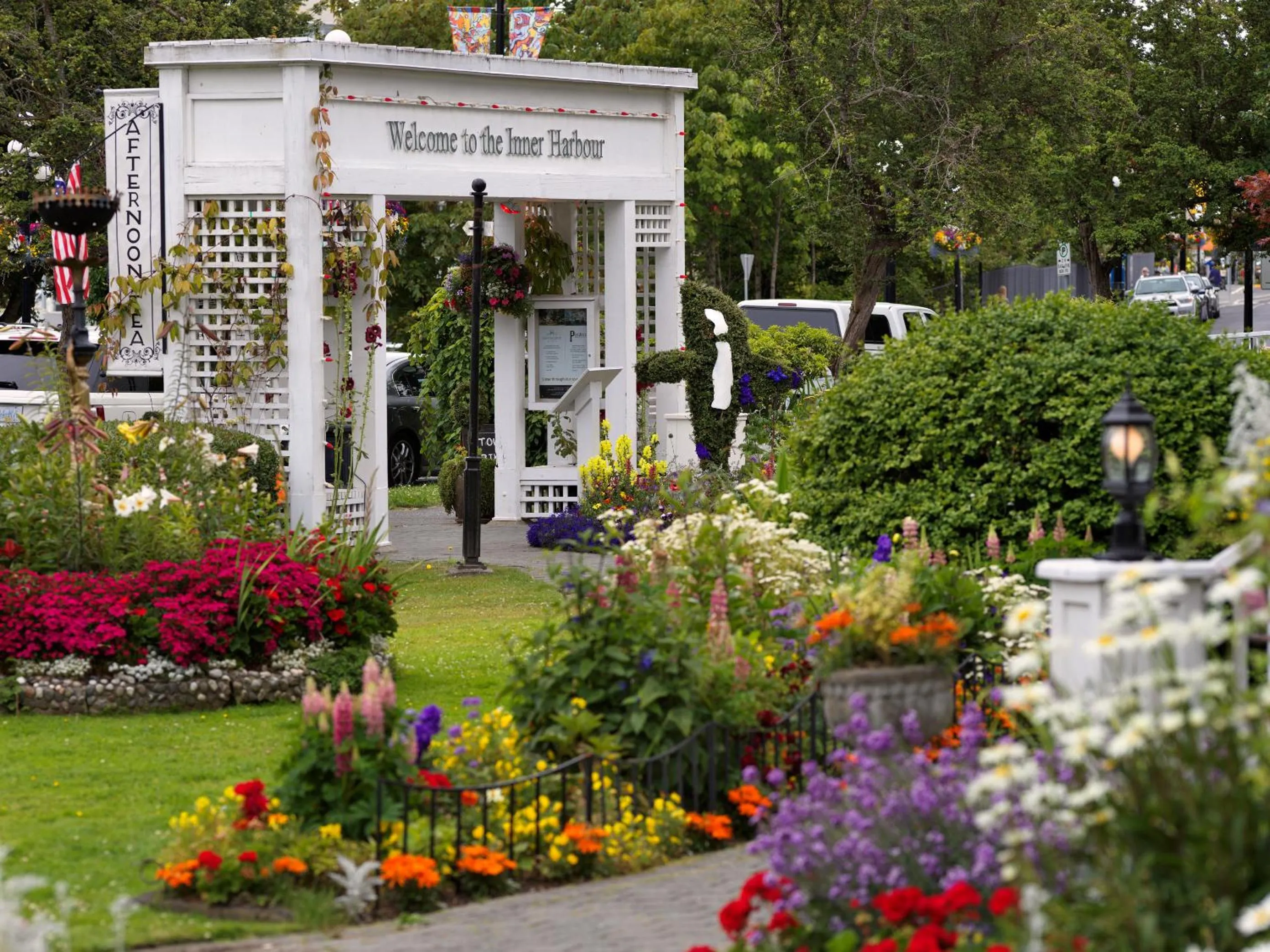 Garden in Huntingdon Hotel and Suites