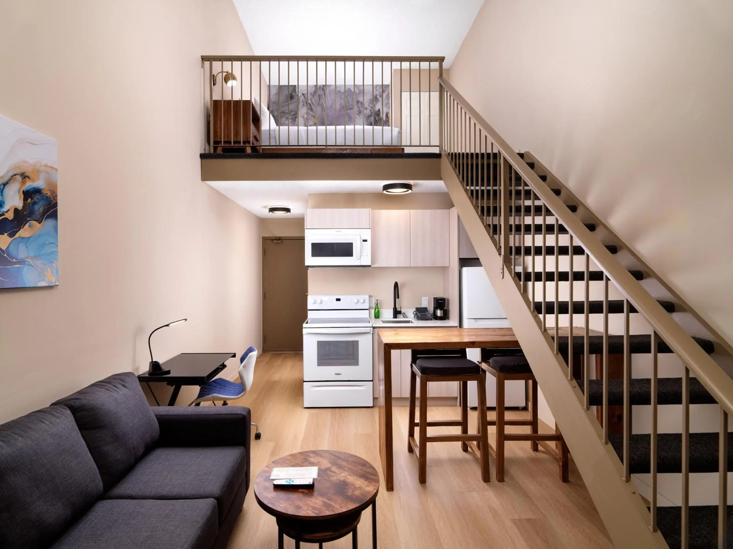 Executive Studio Suite in Huntingdon Hotel and Suites Executive Studio Suite in Huntingdon Hotel and Suites