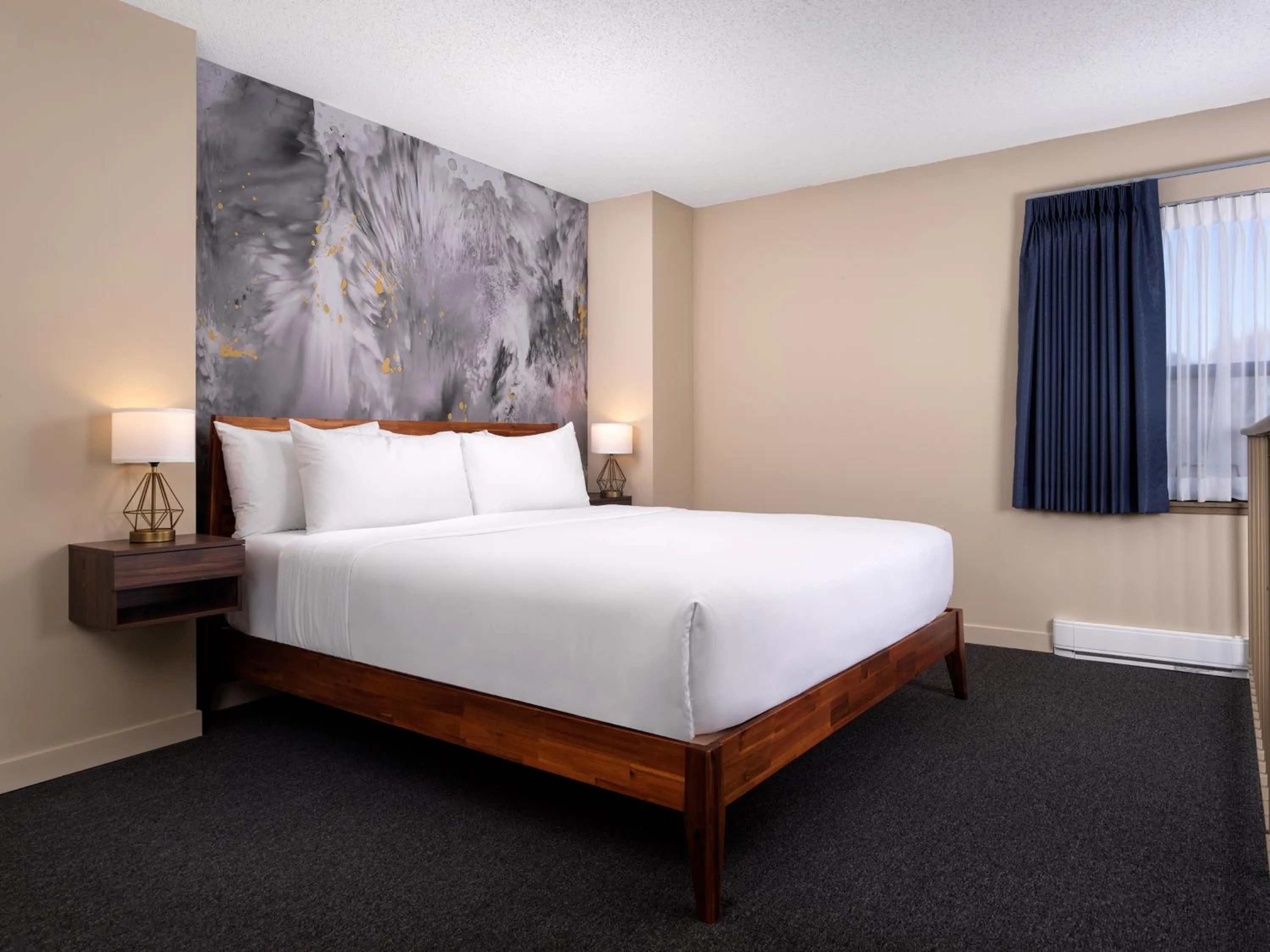 Bedroom, Bed in Huntingdon Hotel and Suites