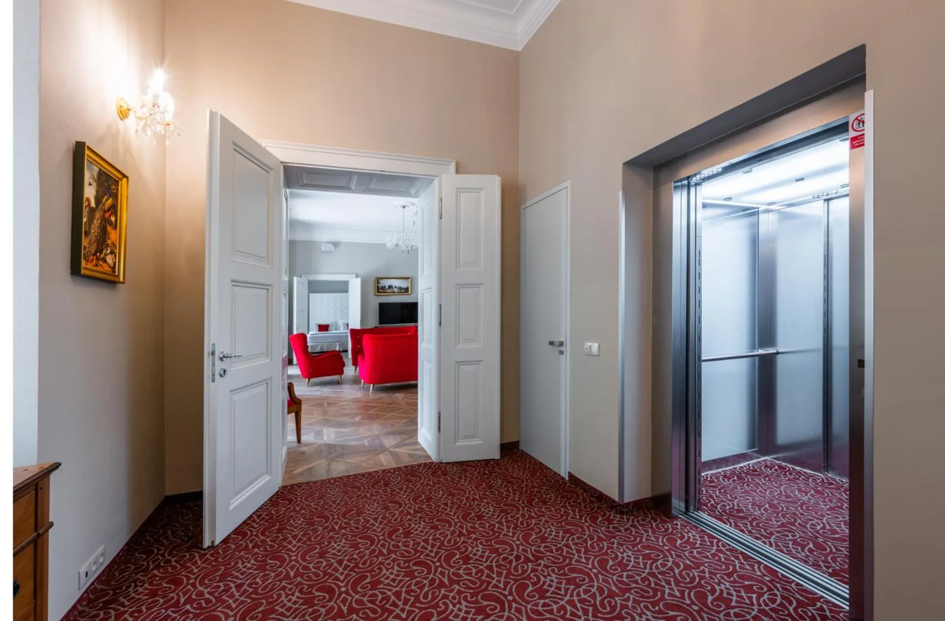 elevator in Zámek Ratměřice - Hotel & Resort