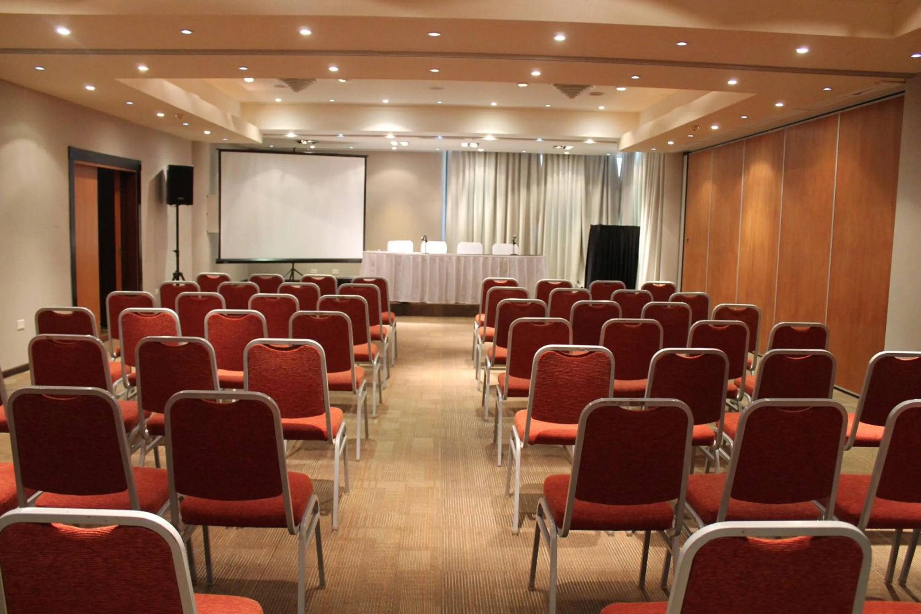 Meeting/conference room in Amérian Portal Del Iguazú Hotel