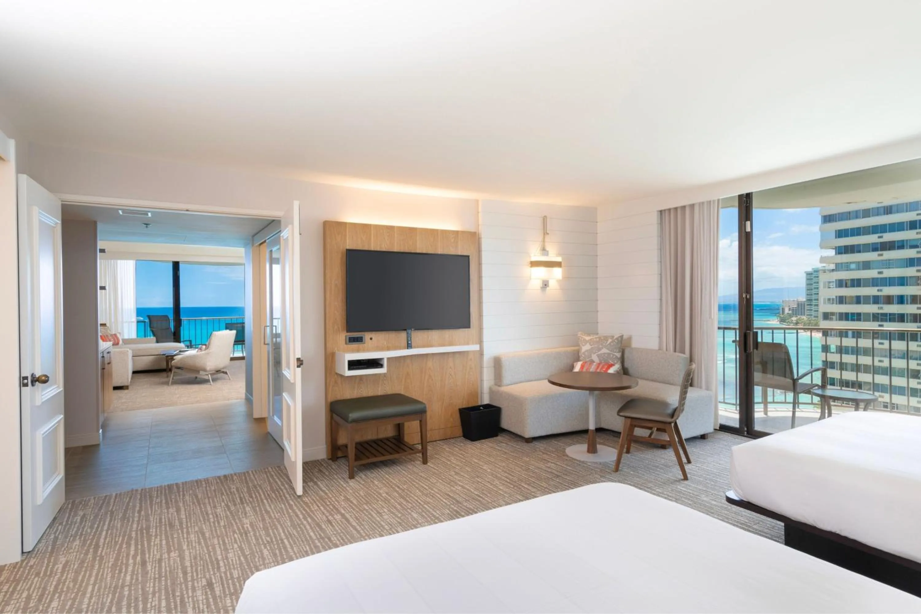 Bedroom, Bed in Waikiki Beach Marriott Resort & Spa