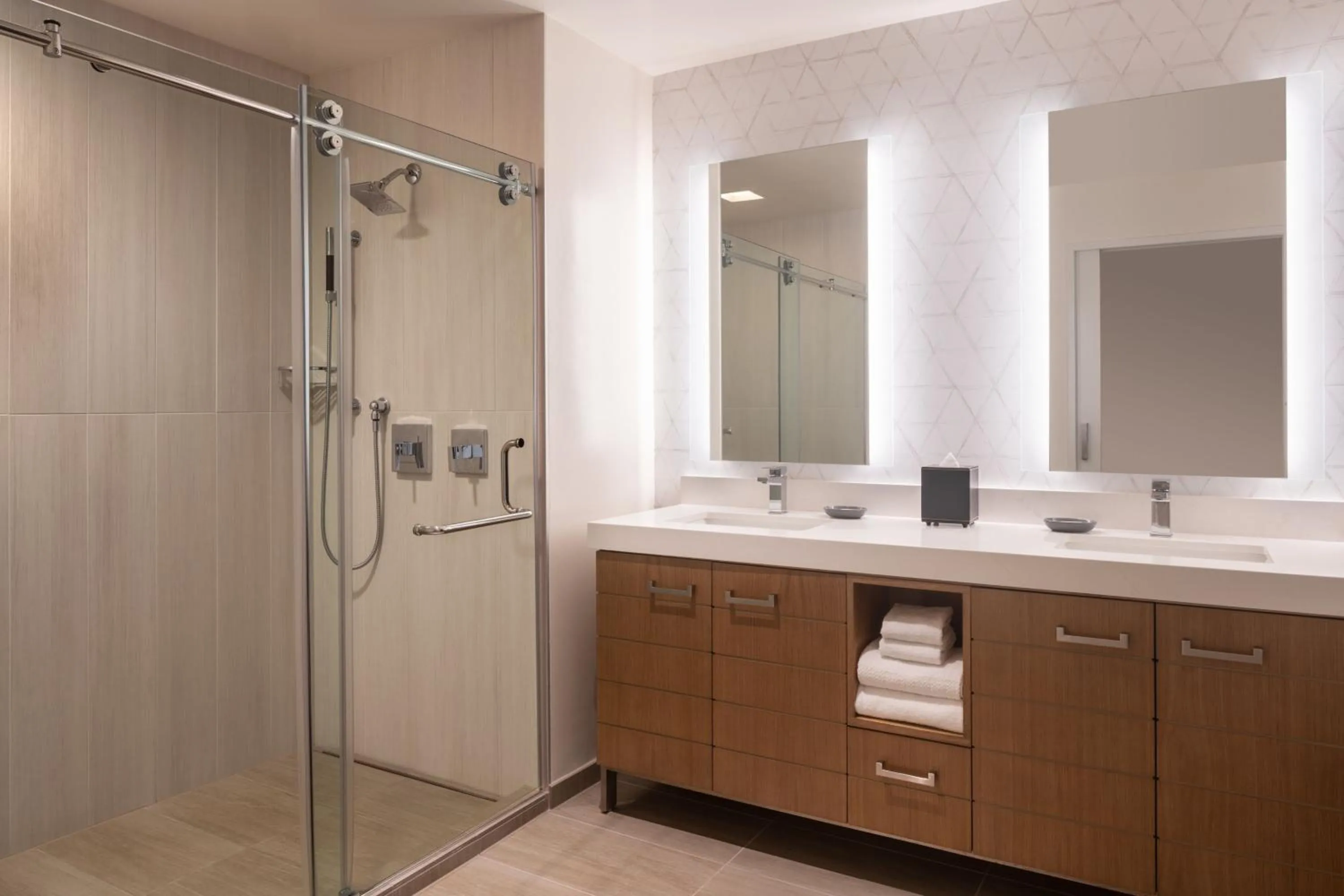 Bathroom in Waikiki Beach Marriott Resort & Spa