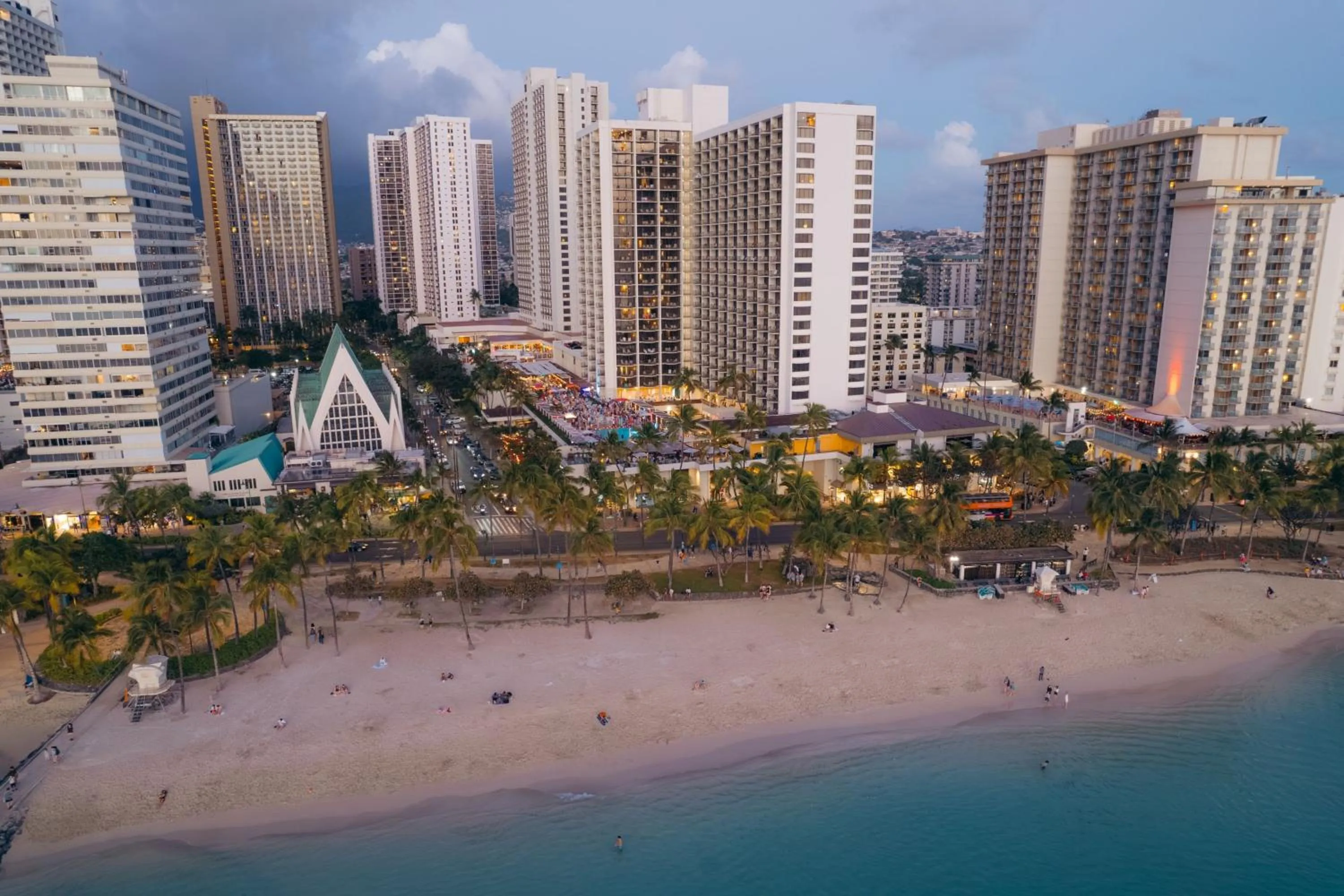 Beach in Waikiki Beach Marriott Resort & Spa
