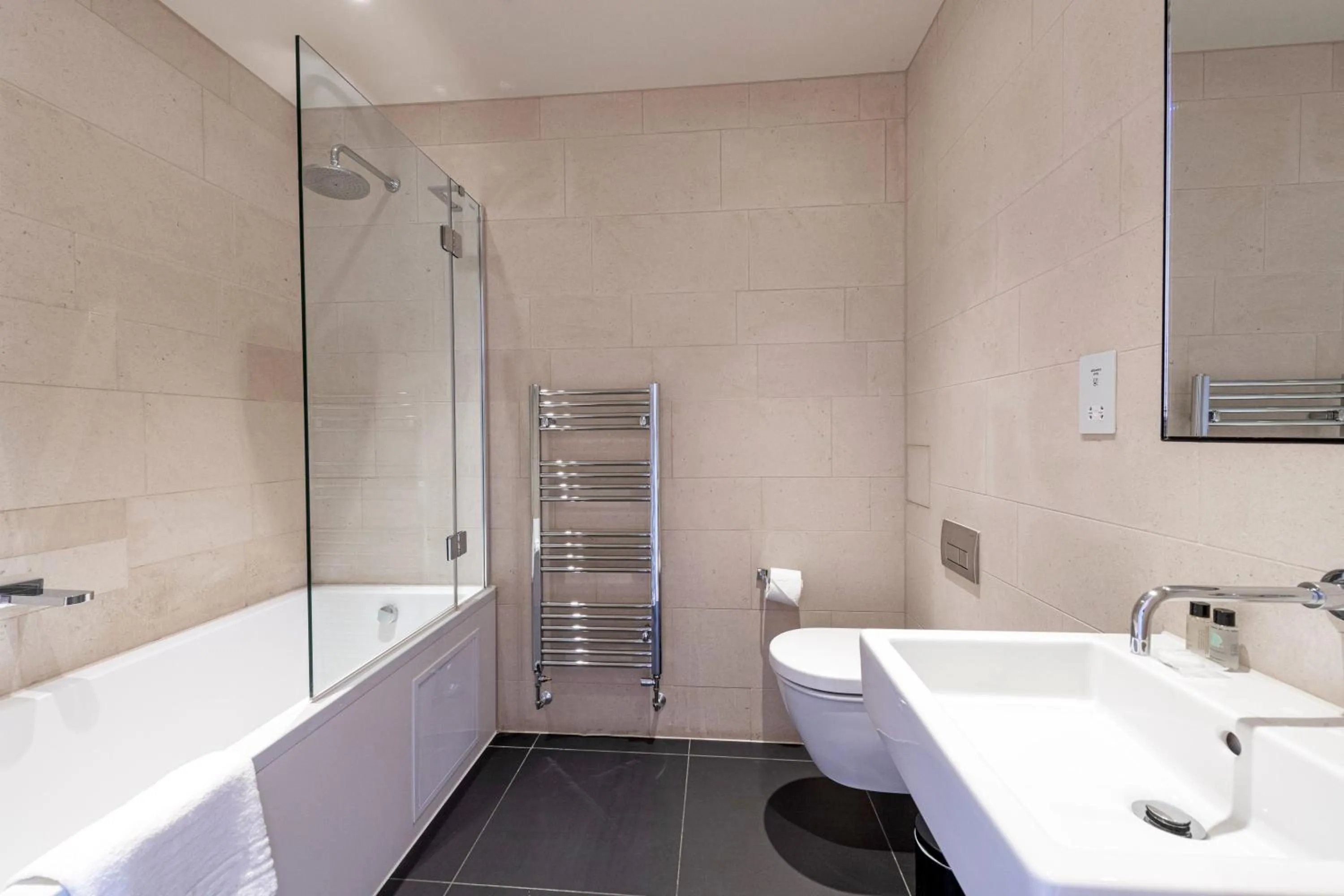 Toilet in StayLux Waterloo