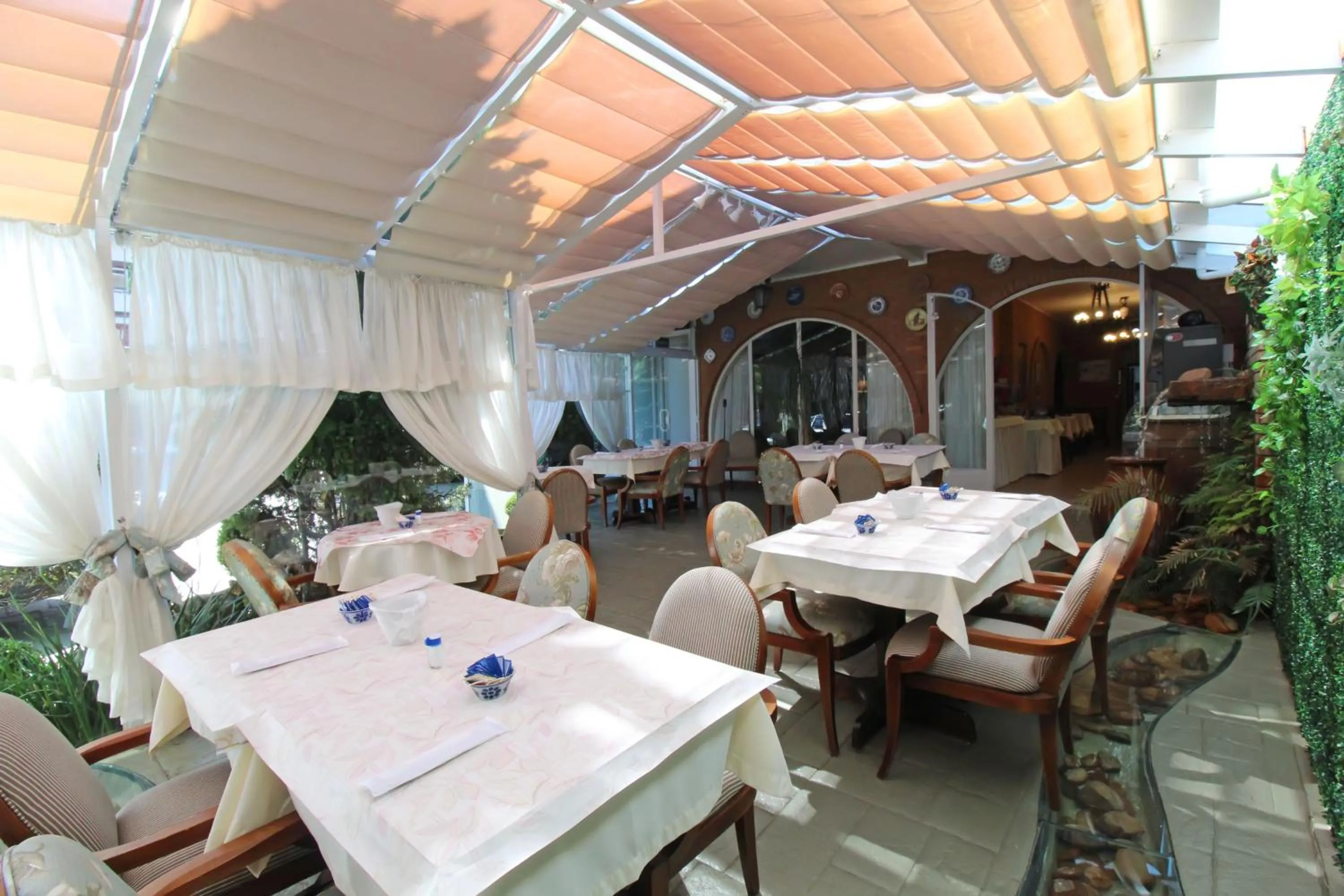 Breakfast in Pousada Villa Capivary Campos do Jordão