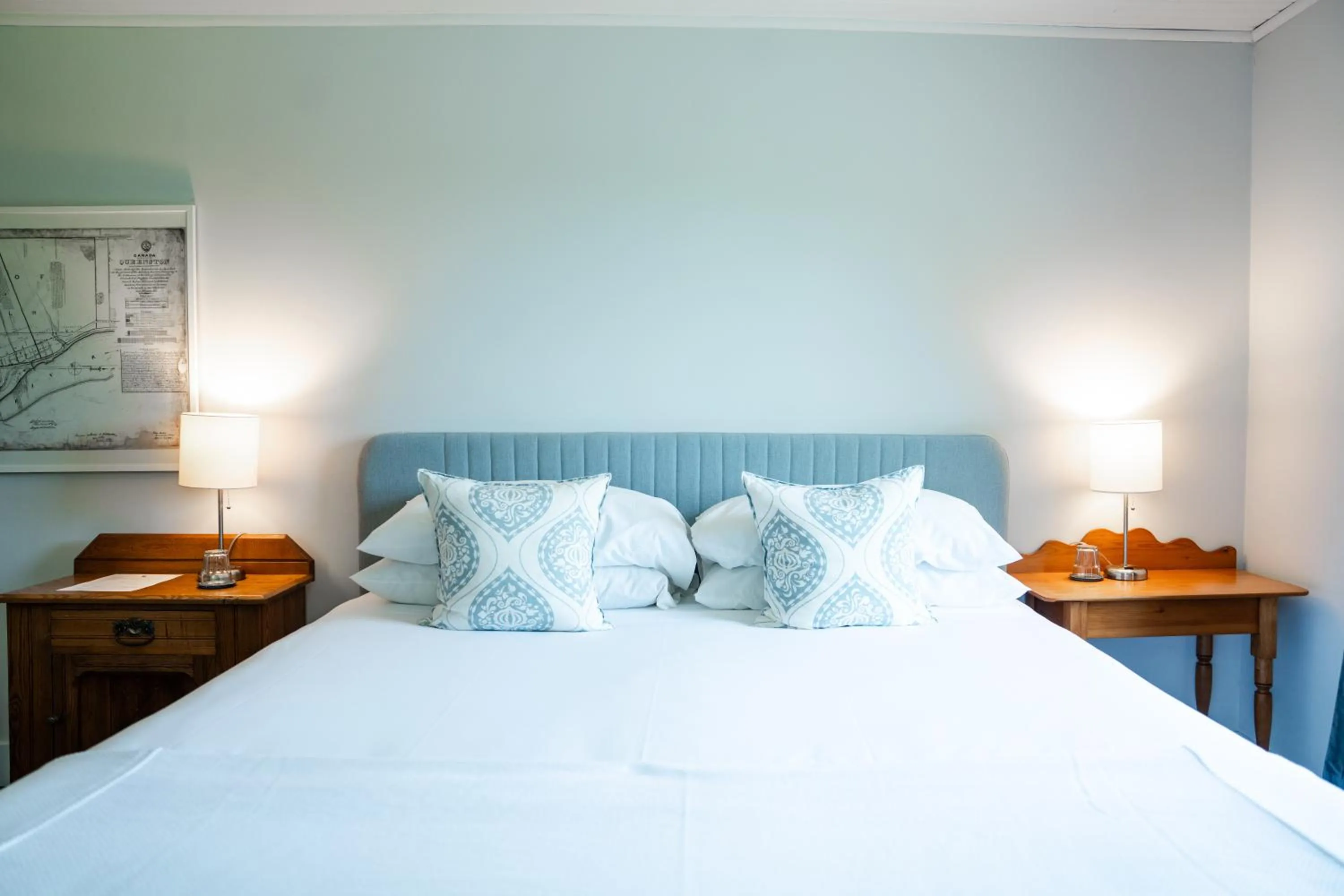 Bed in South Landing Inn