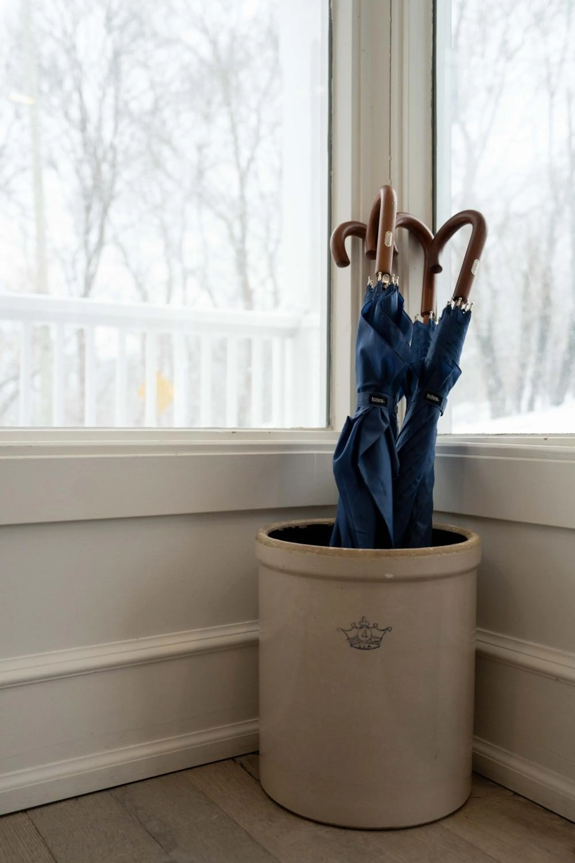 Decorative detail in South Landing Inn