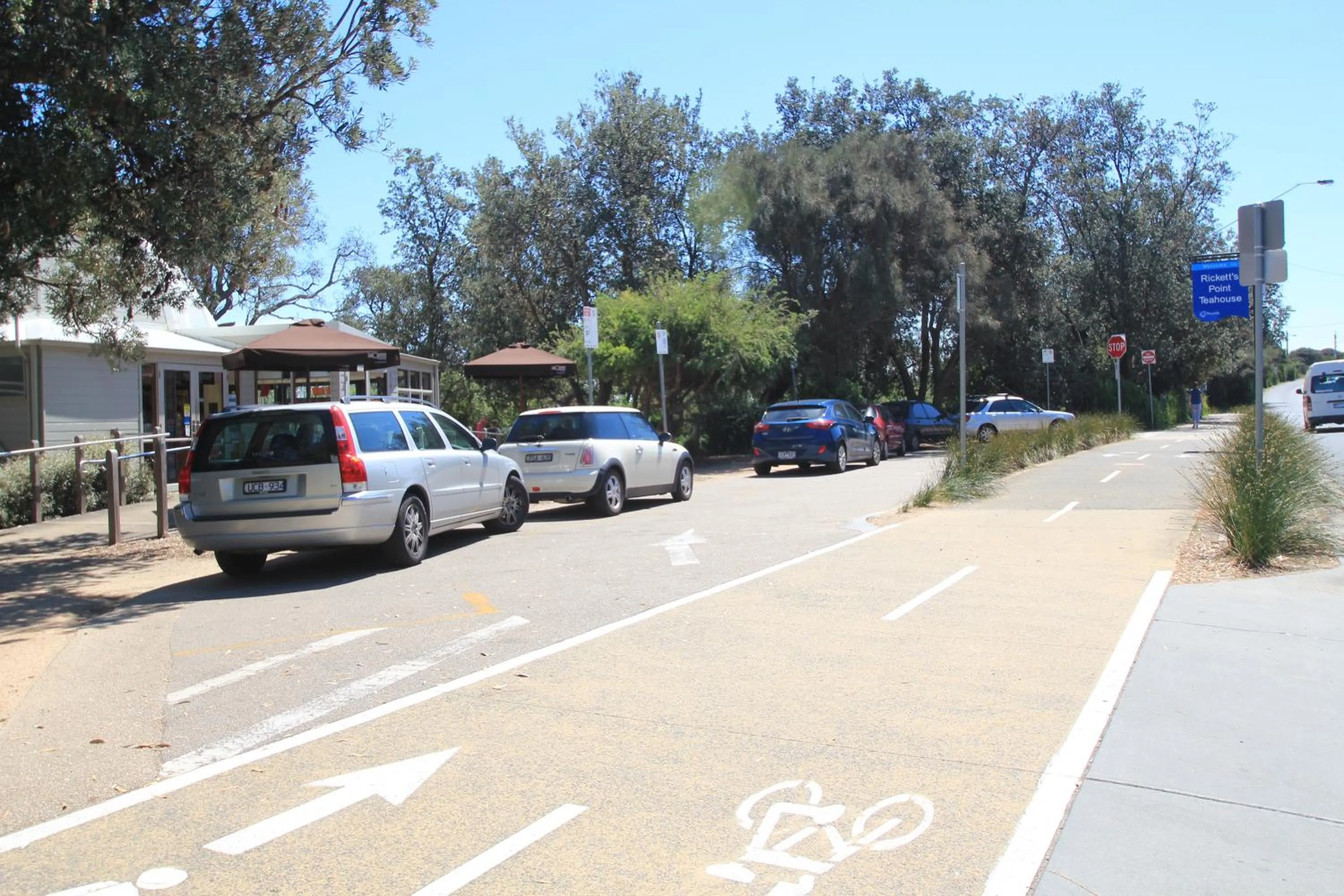 Cycling in Beaumaris Bay Motel