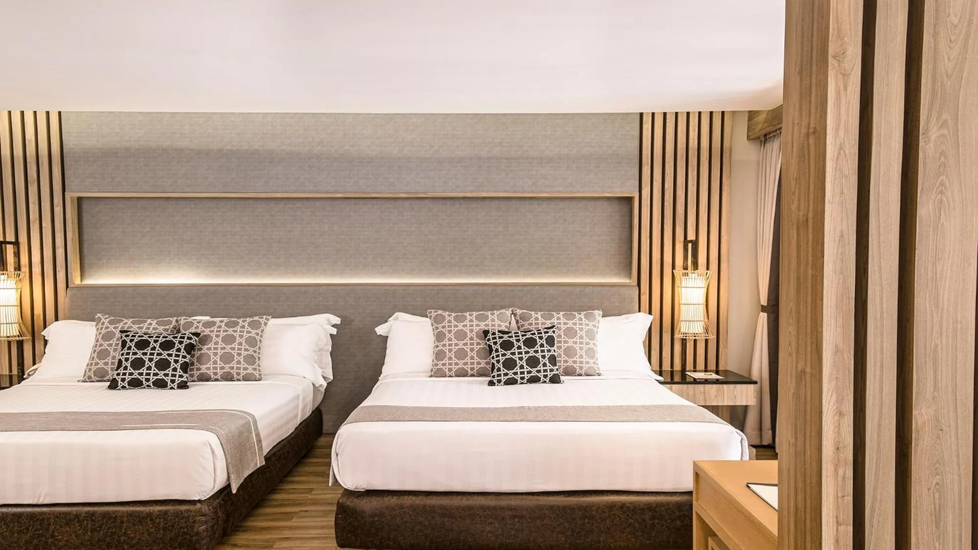 Bed in Phuket Graceland Resort and Spa