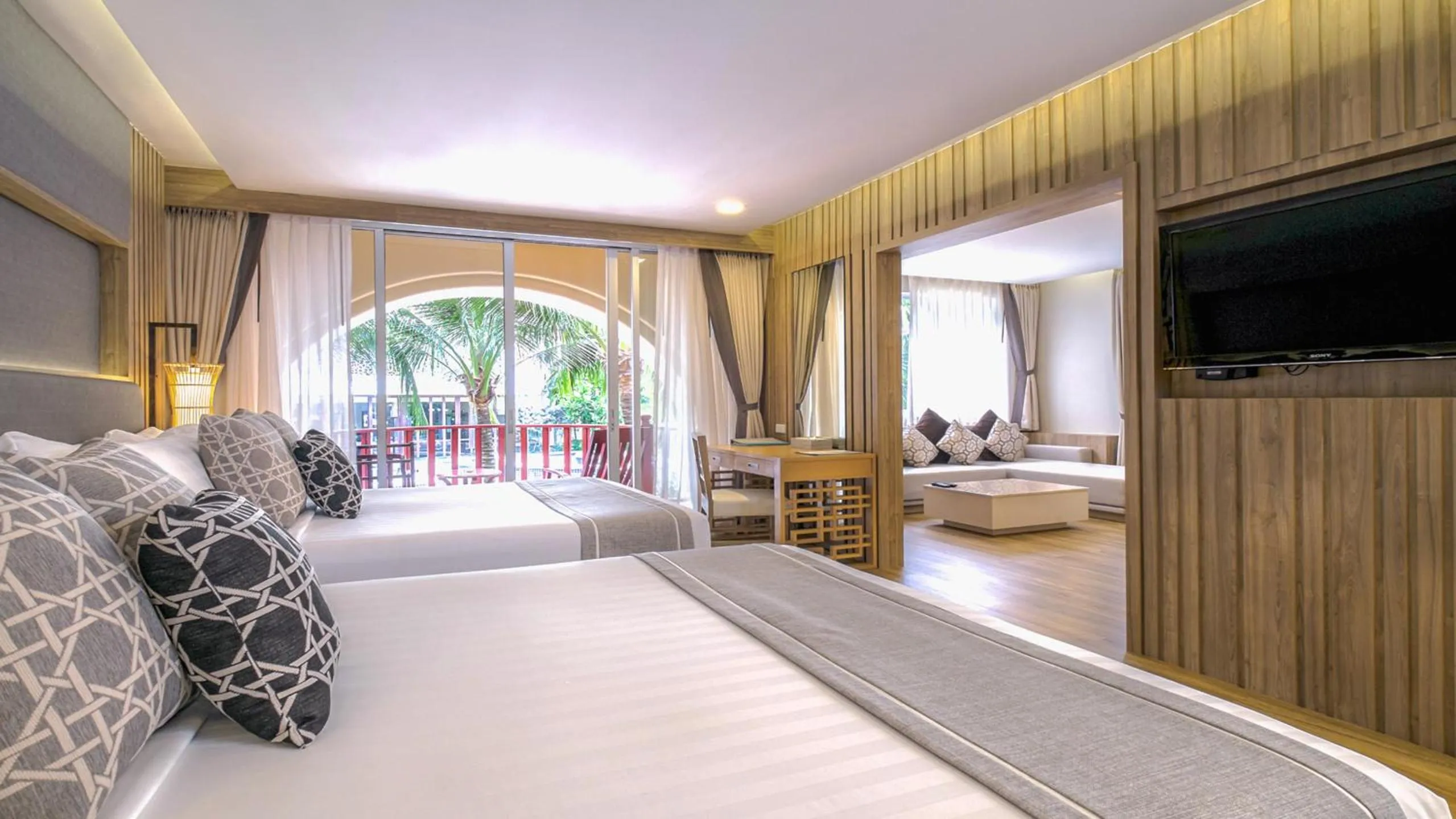 Bed in Phuket Graceland Resort and Spa