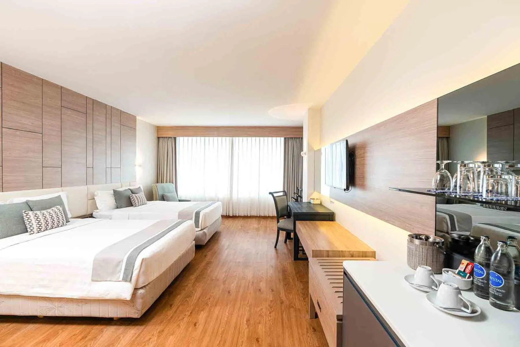 Bed in Phuket Graceland Resort and Spa