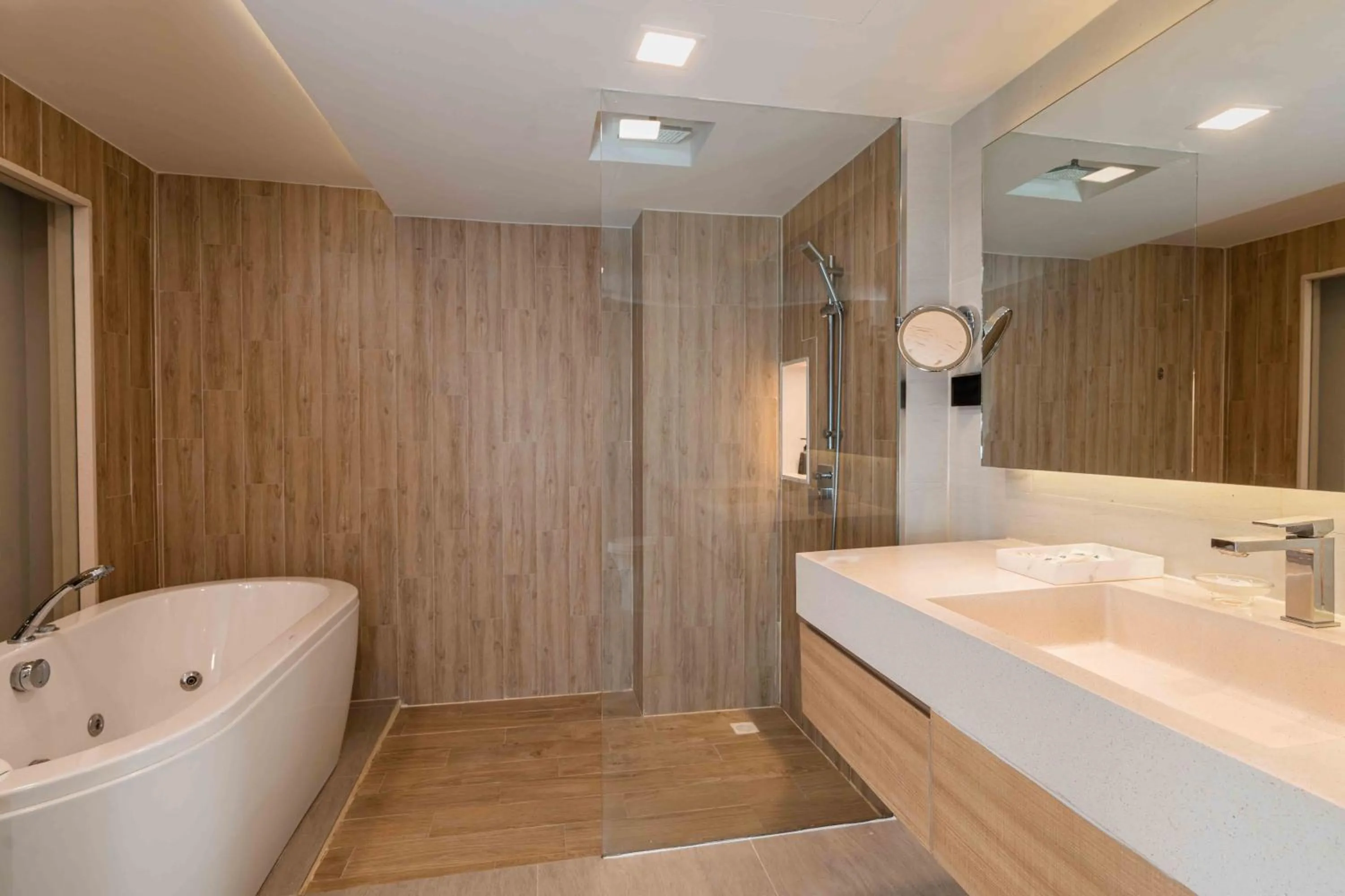 Phuket Graceland Resort and Spa