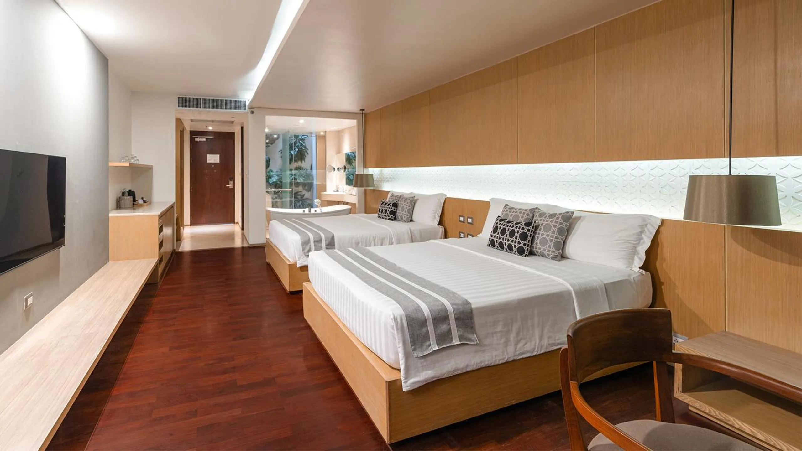 Bed in Phuket Graceland Resort and Spa