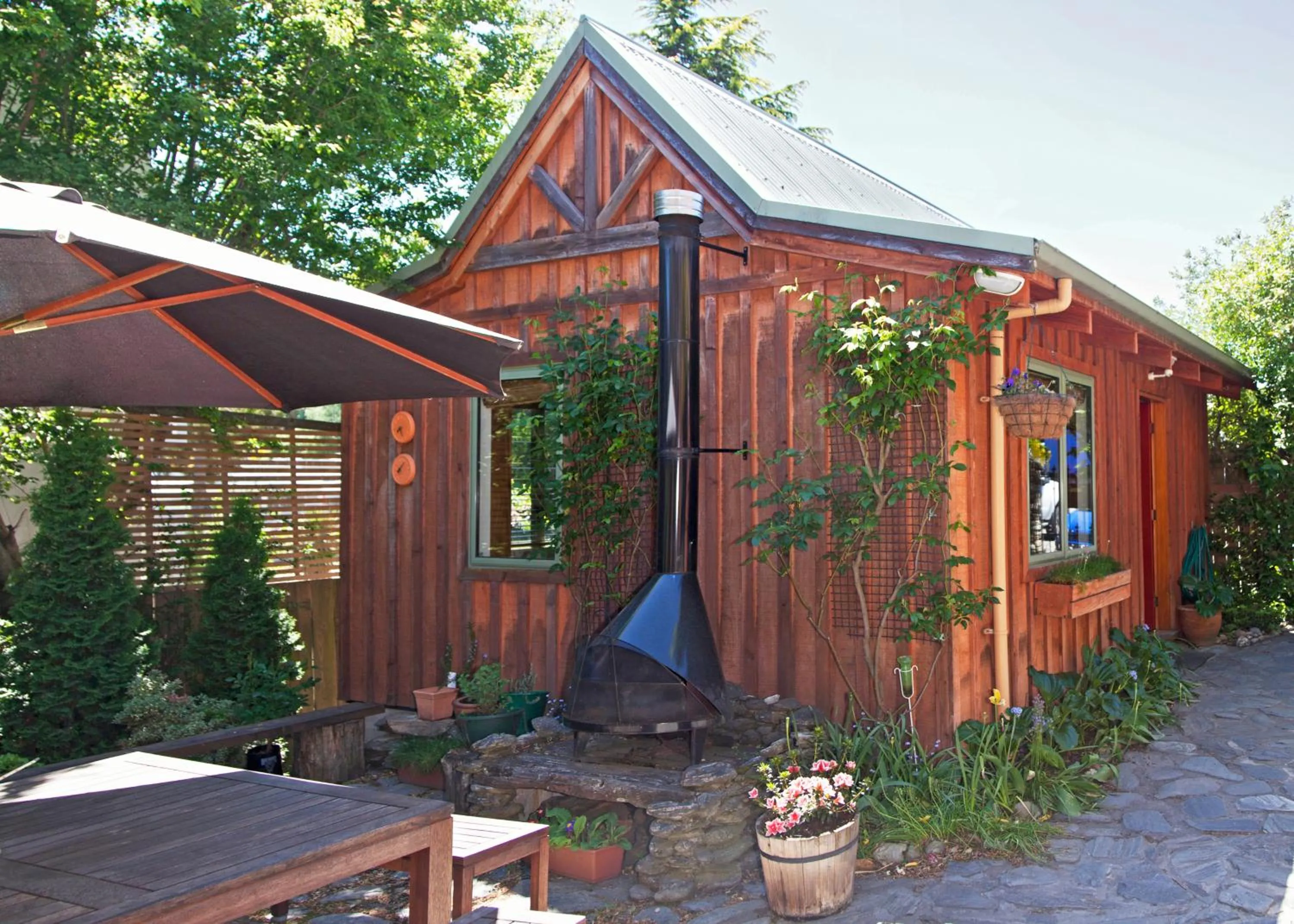 Garden view in Te Wanaka Lodge