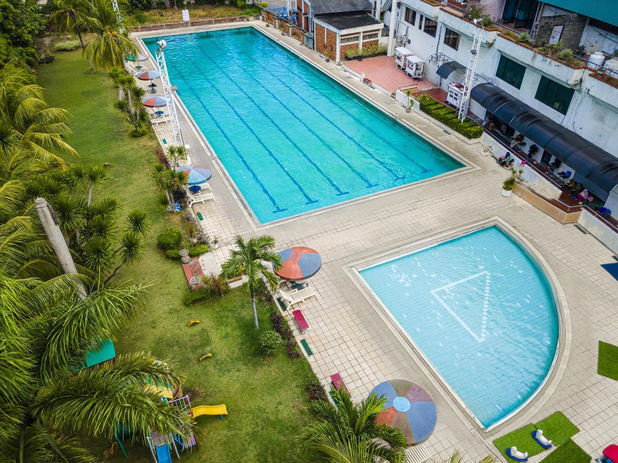 Swimming pool in Surabaya Suites Hotel Powered by Archipelago