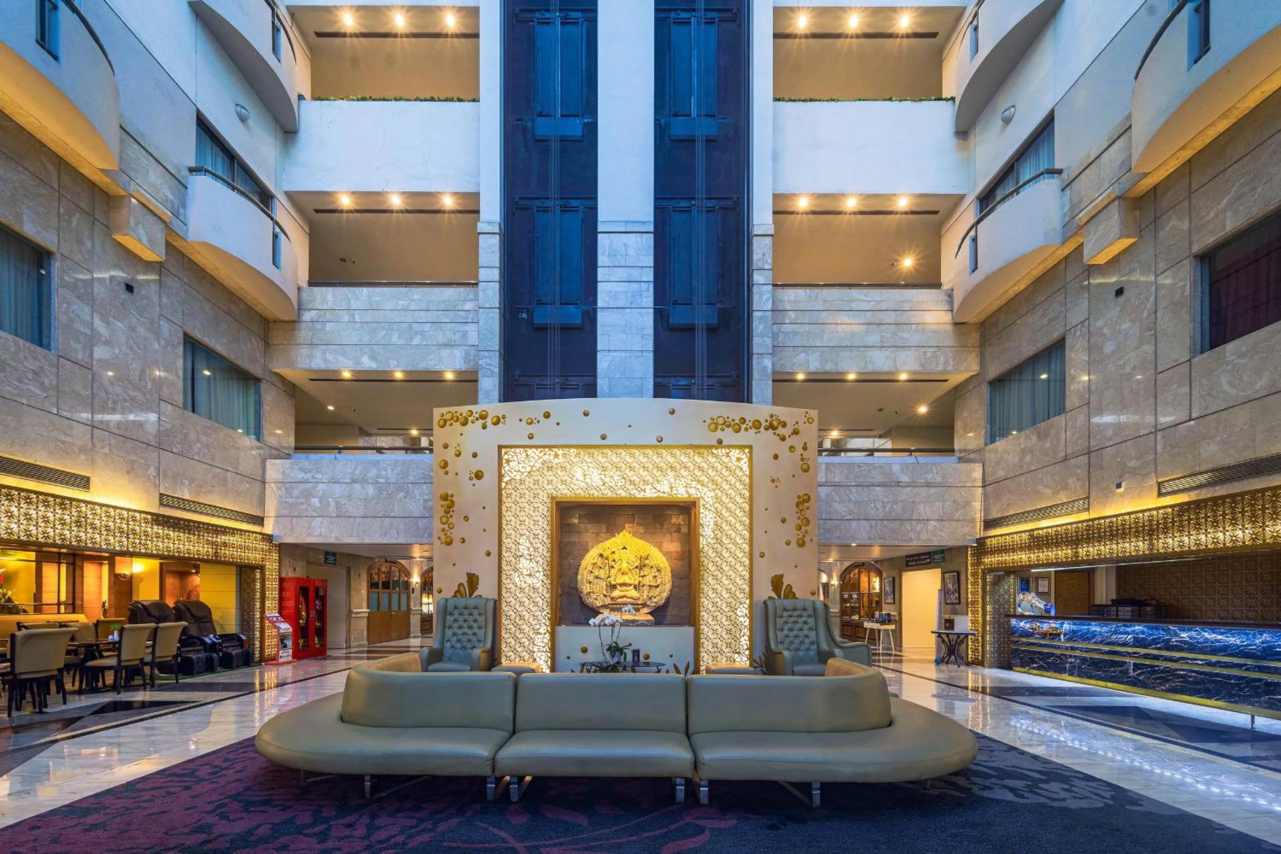 Lobby or reception in Surabaya Suites Hotel Powered by Archipelago